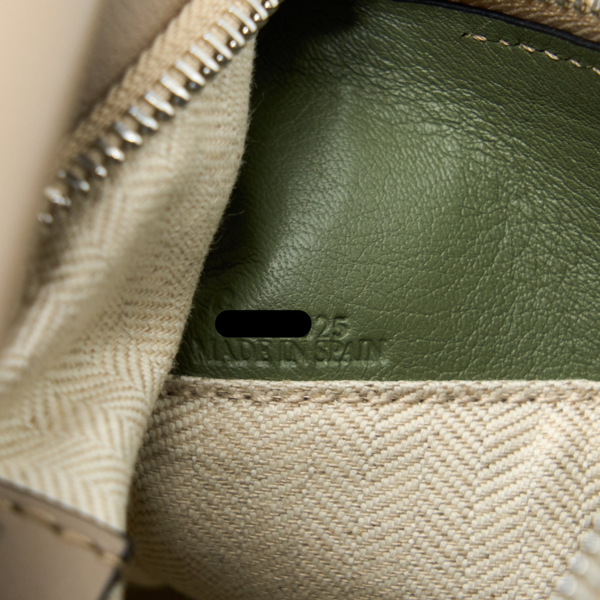 loewe-small-puzzle-colorblock-beige-white-green-shw