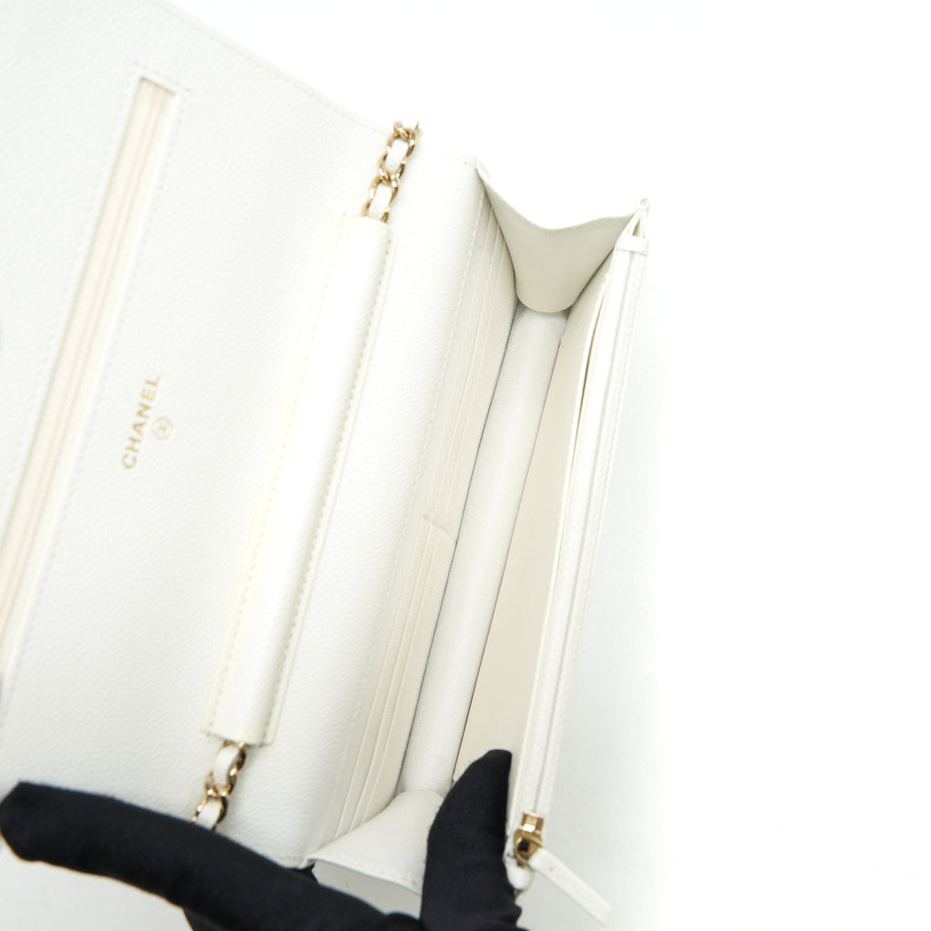 chanel-21c-wallet-on-chain-limit-edition-white-lghw