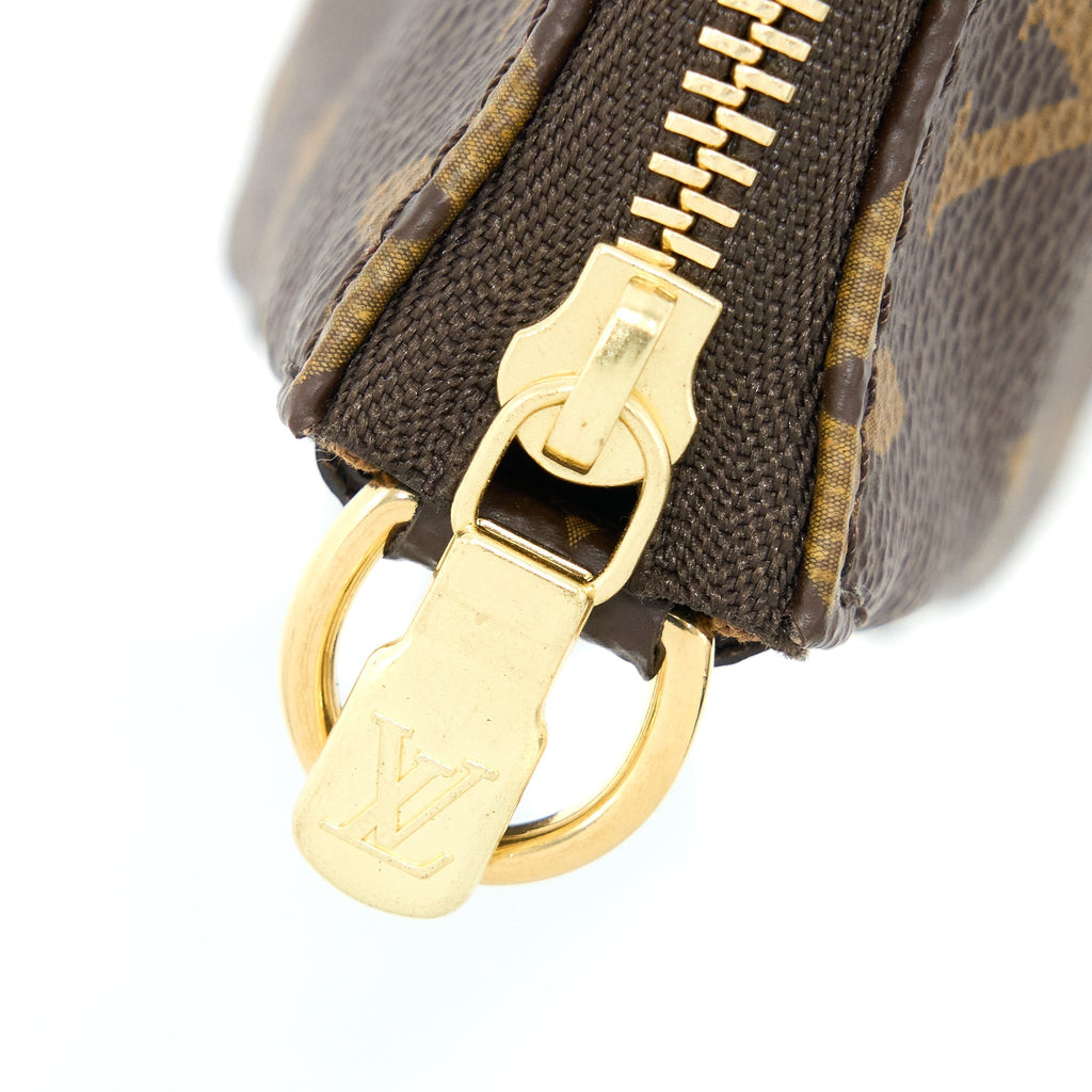 louis-vuitton-pochette-accessories-monogram-canvas-ghw-3