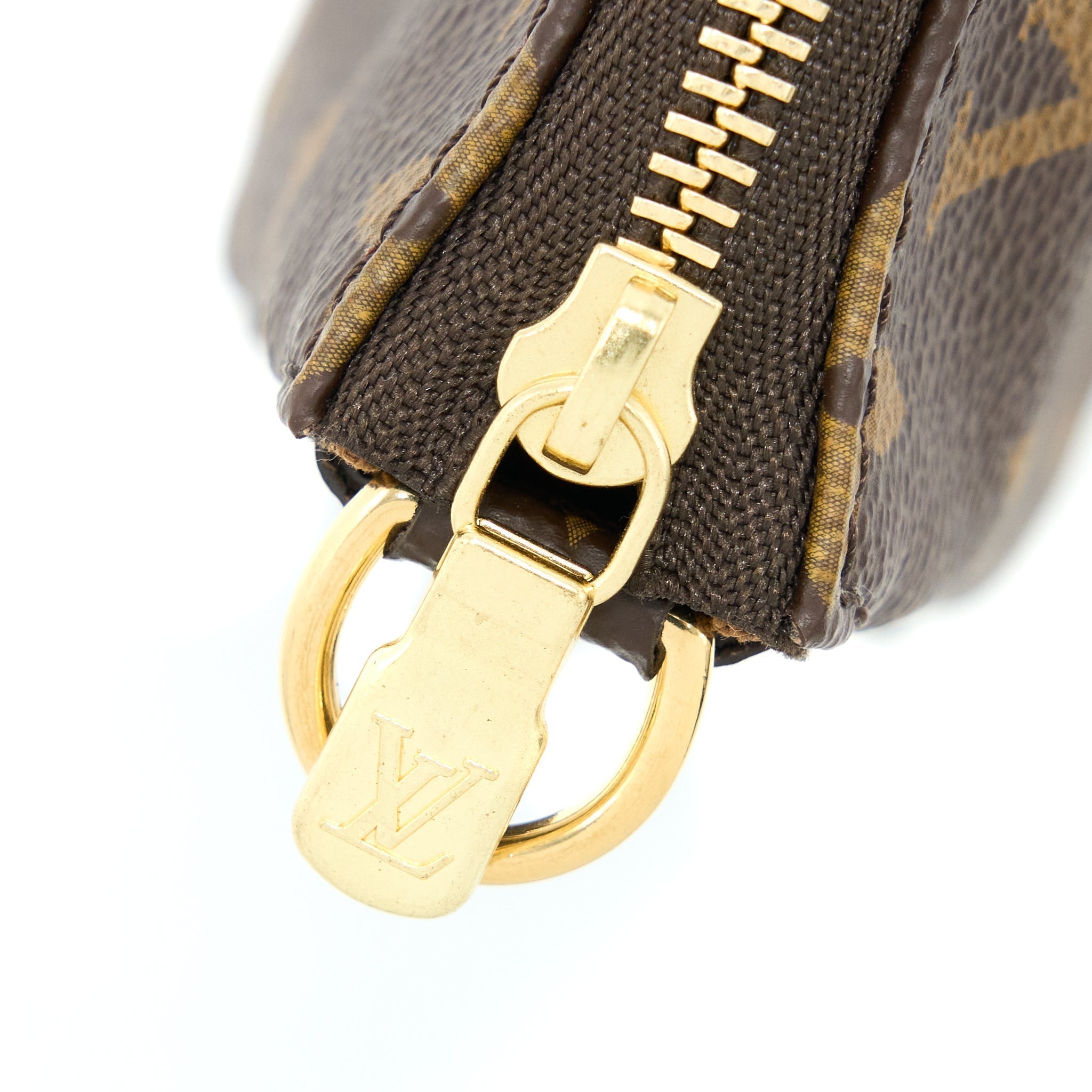 louis-vuitton-pochette-accessories-monogram-canvas-ghw-3