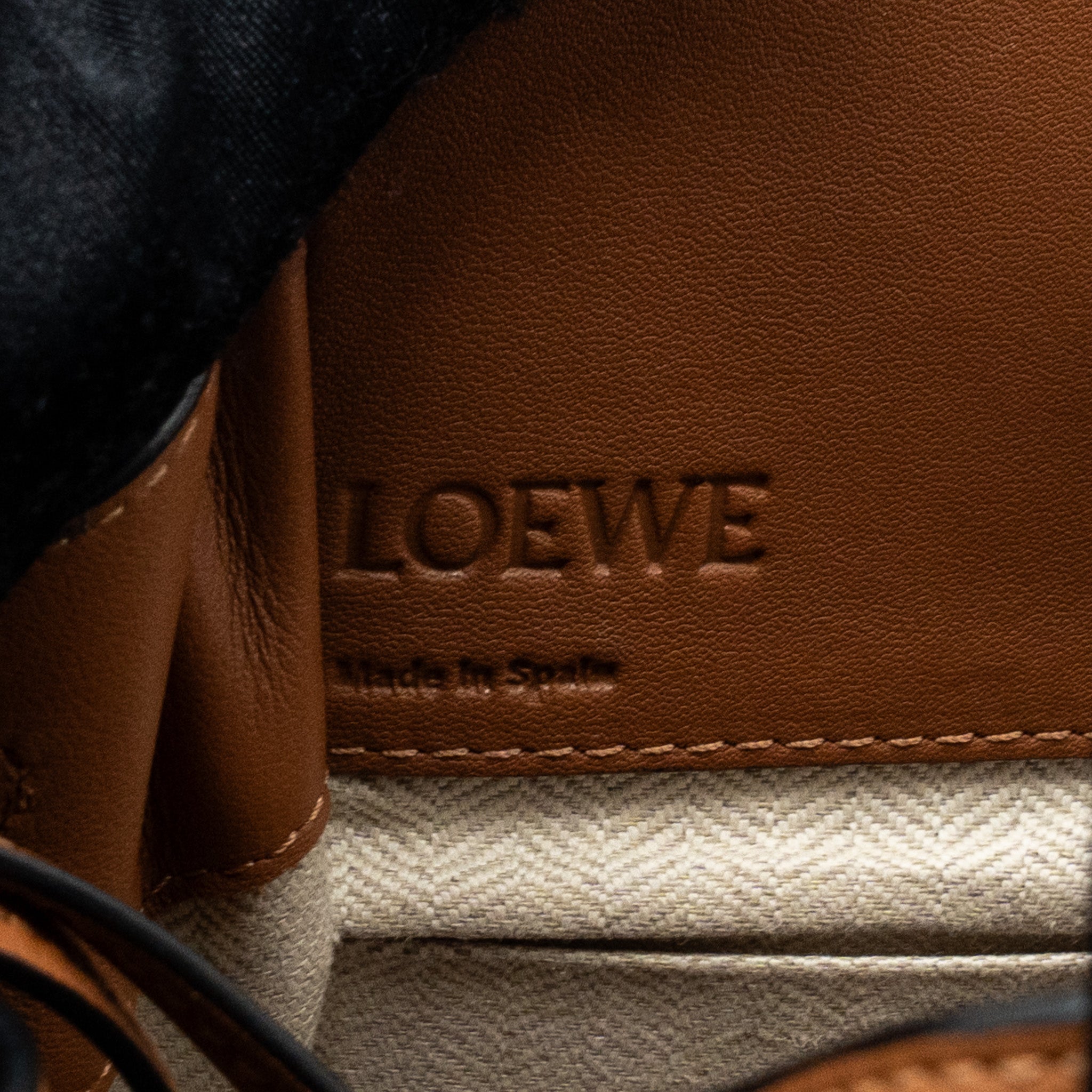 loewe-mini-hammock-drawstring-calfskin-tan-shw
