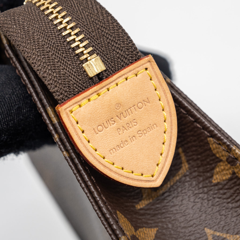 louis-vuitton-size-15-toiletry-pouch-monogram-ghw