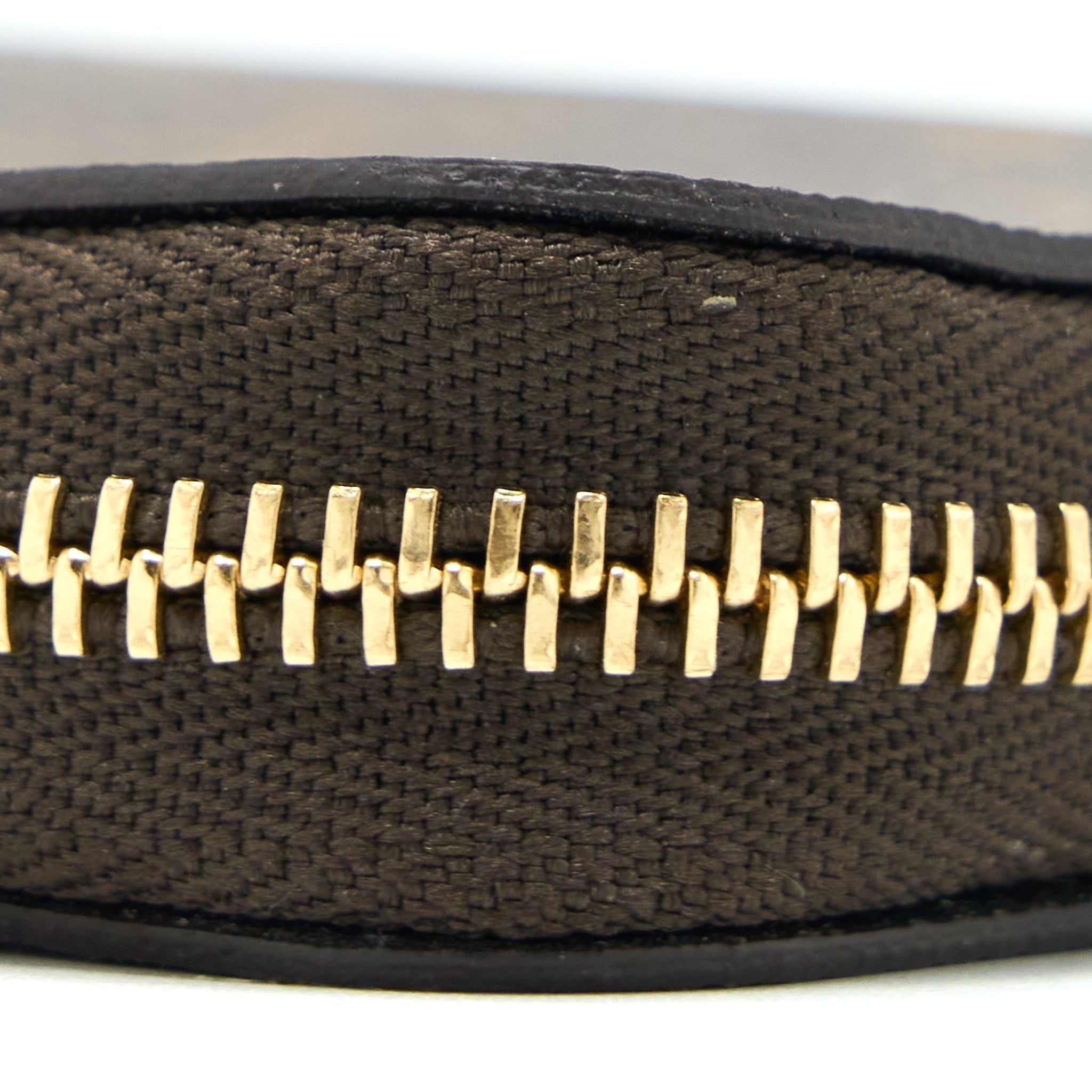 louis-vuitton-small-zip-cardholder-monogram-canvas-ghw