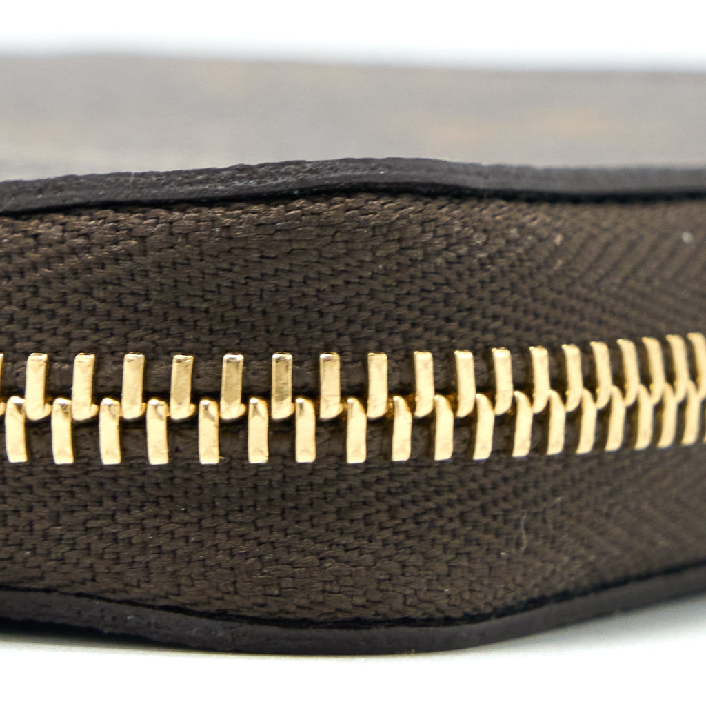louis-vuitton-small-zip-cardholder-monogram-canvas-ghw