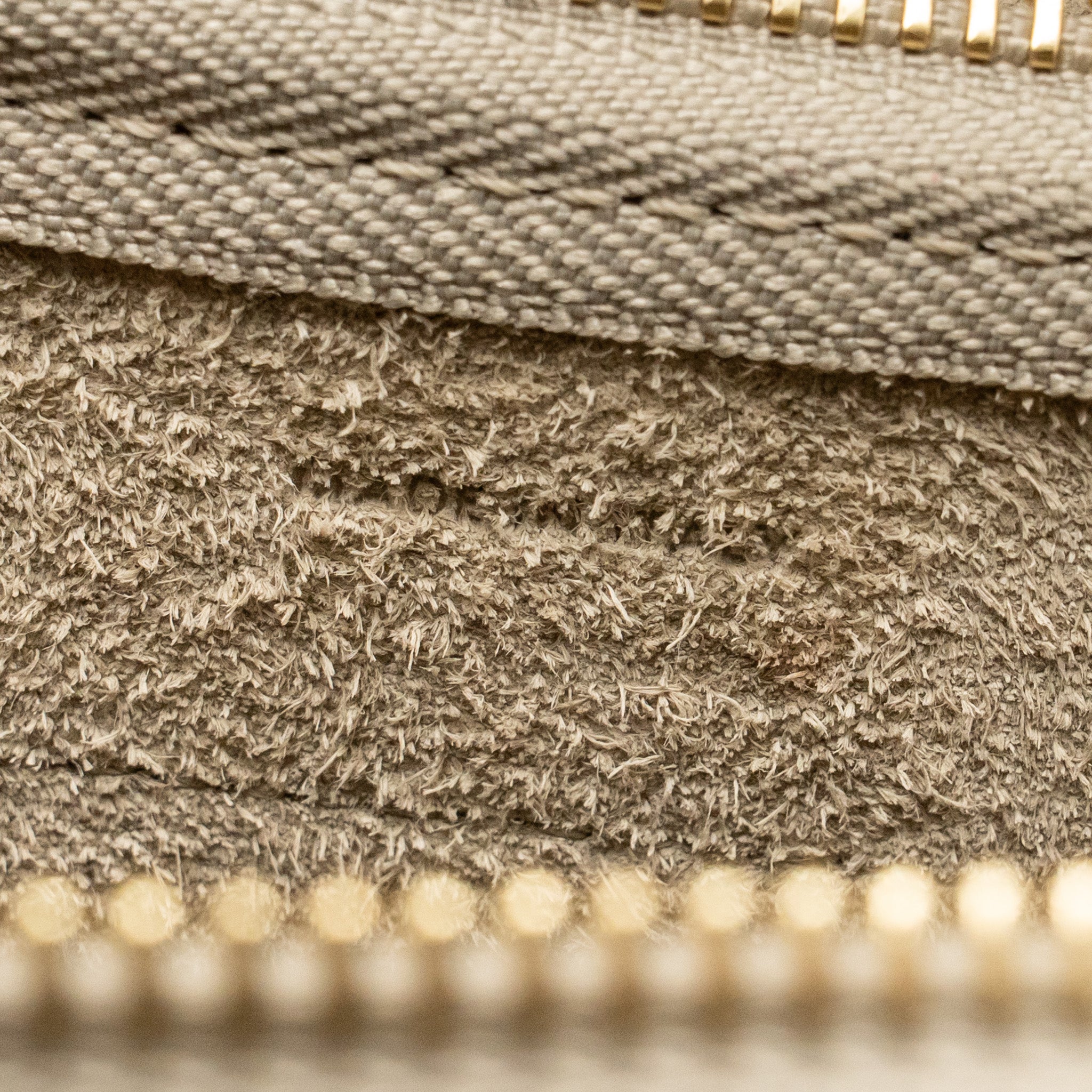 celine-pico-belt-bag-grained-calfskin-beige-ghw
