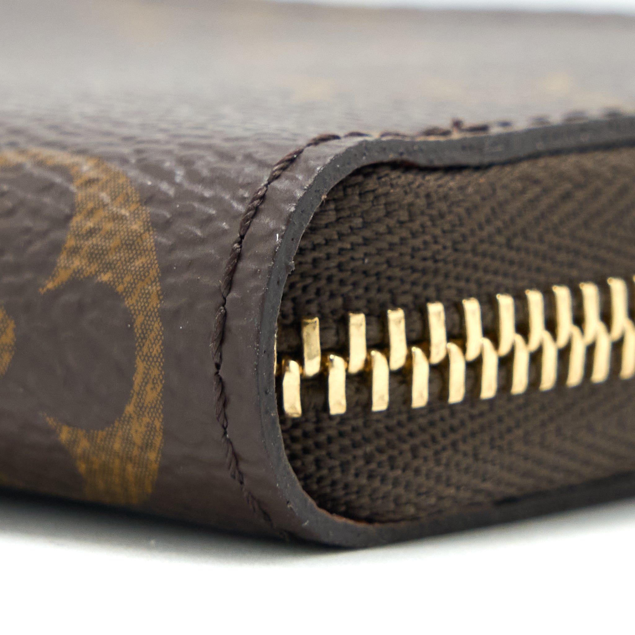 louis-vuitton-small-zip-cardholder-monogram-canvas-ghw