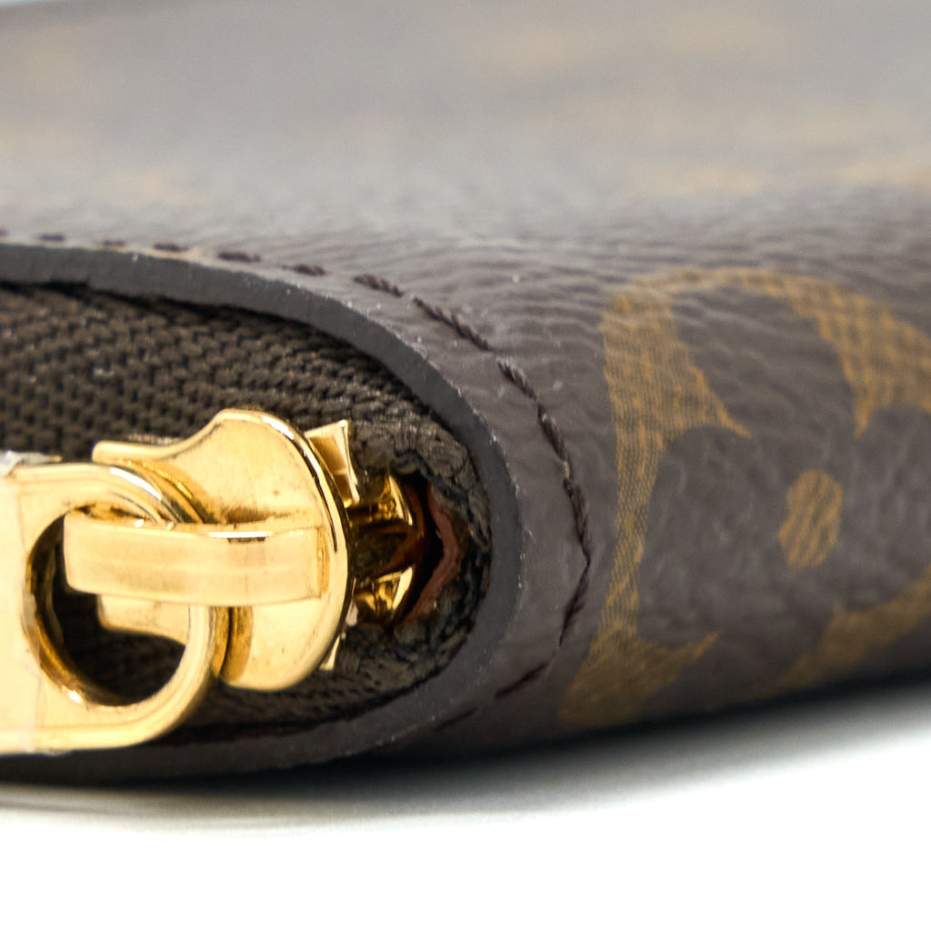 louis-vuitton-small-zip-cardholder-monogram-canvas-ghw