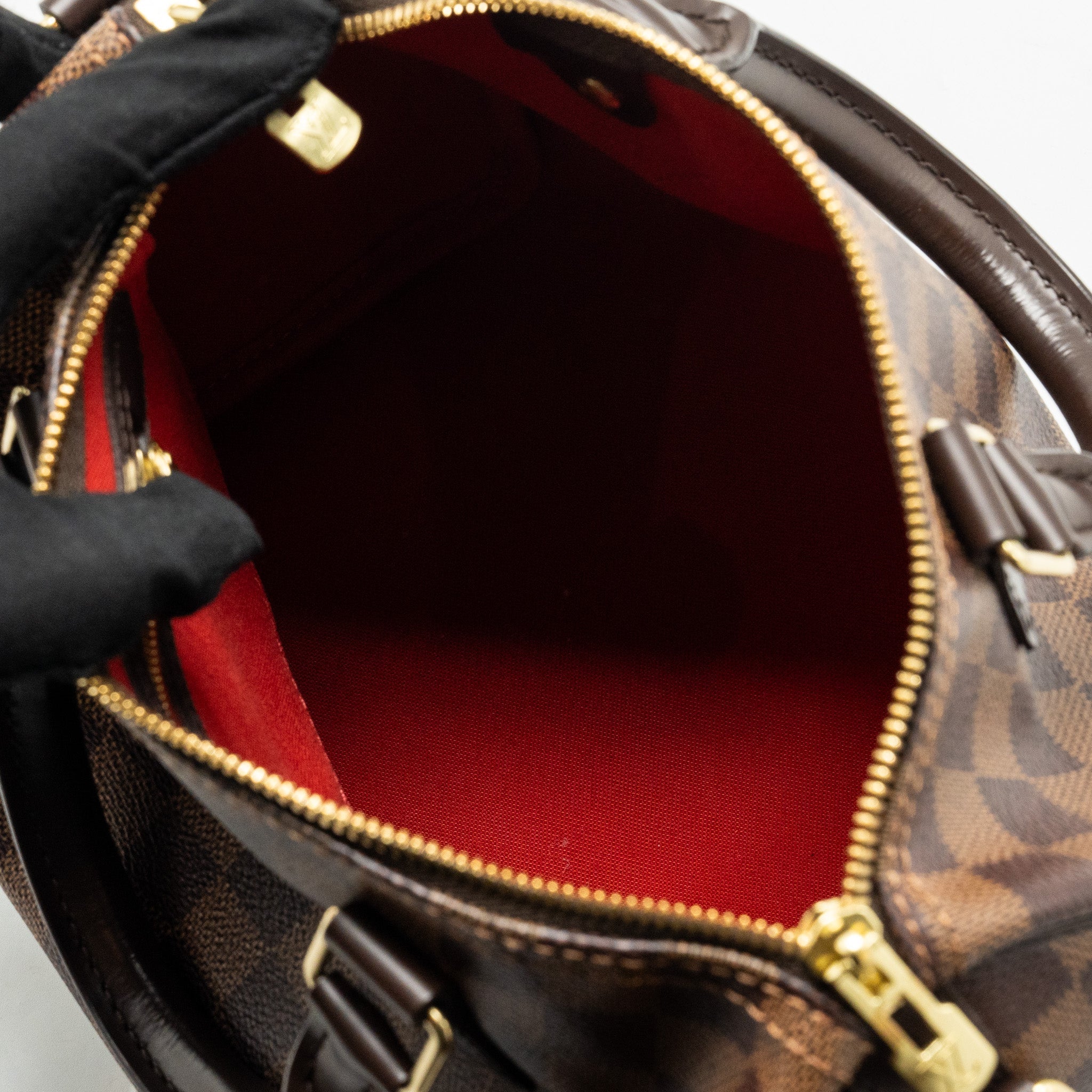 louis-vuitton-speedy-bandouliere-25-damier-ebene-ghw-3