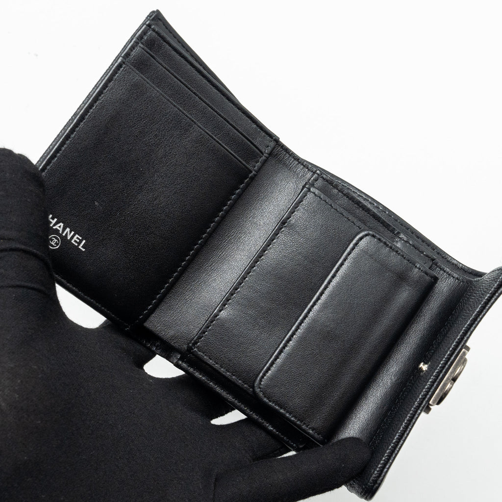 chanel-boy-flap-compact-wallet-caviar-black-ruthenium-hardware