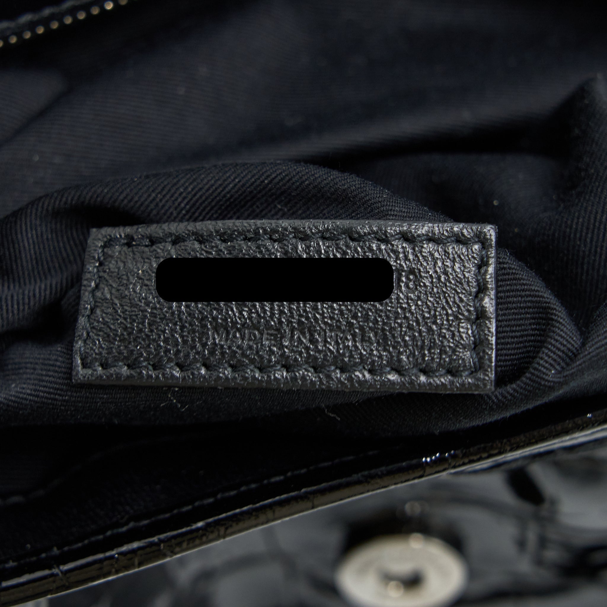 saint-laurent-medium-niki-chain-bag-patent-black-and-shw