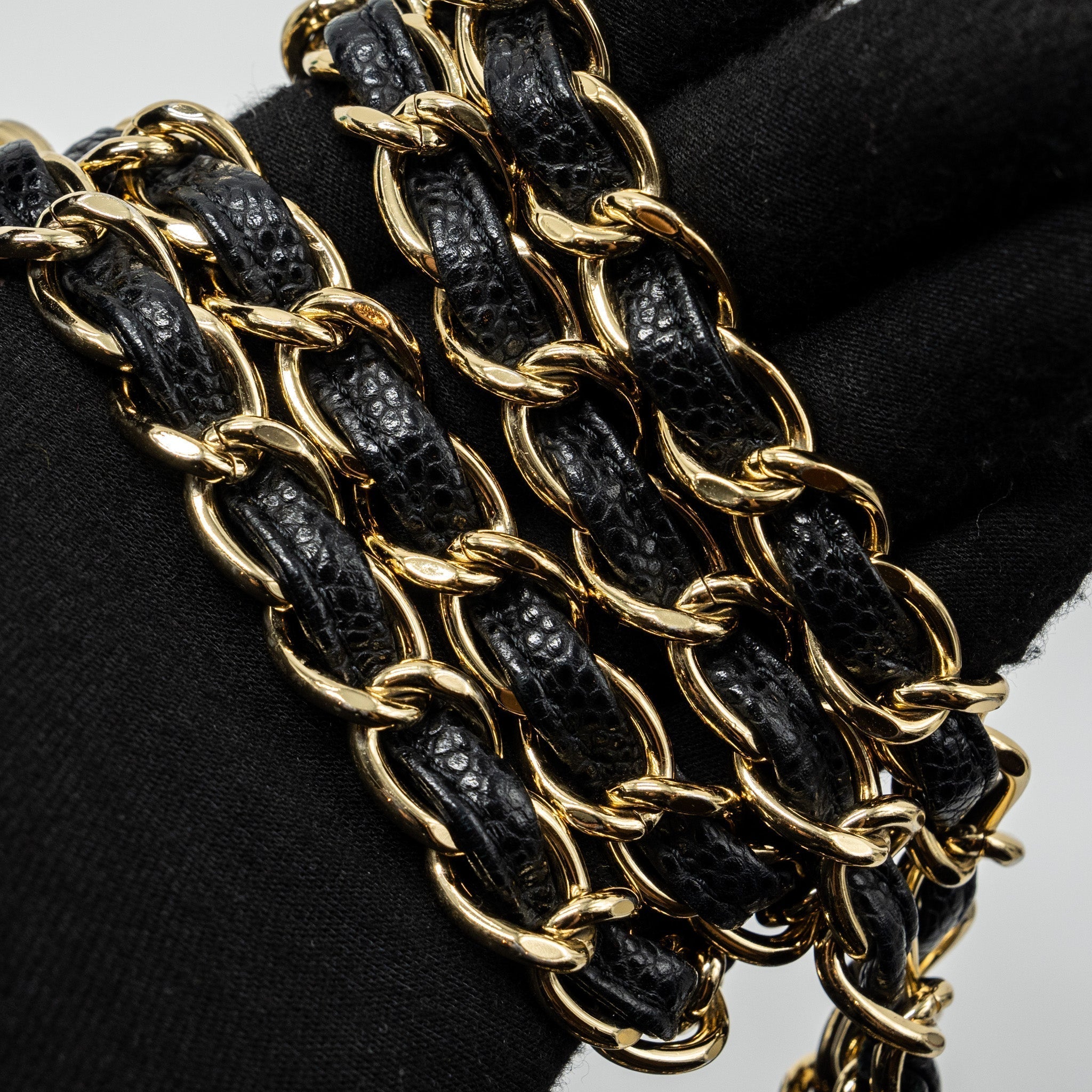 chanel-jumbo-classic-double-flap-bag-caviar-black-with-ghw