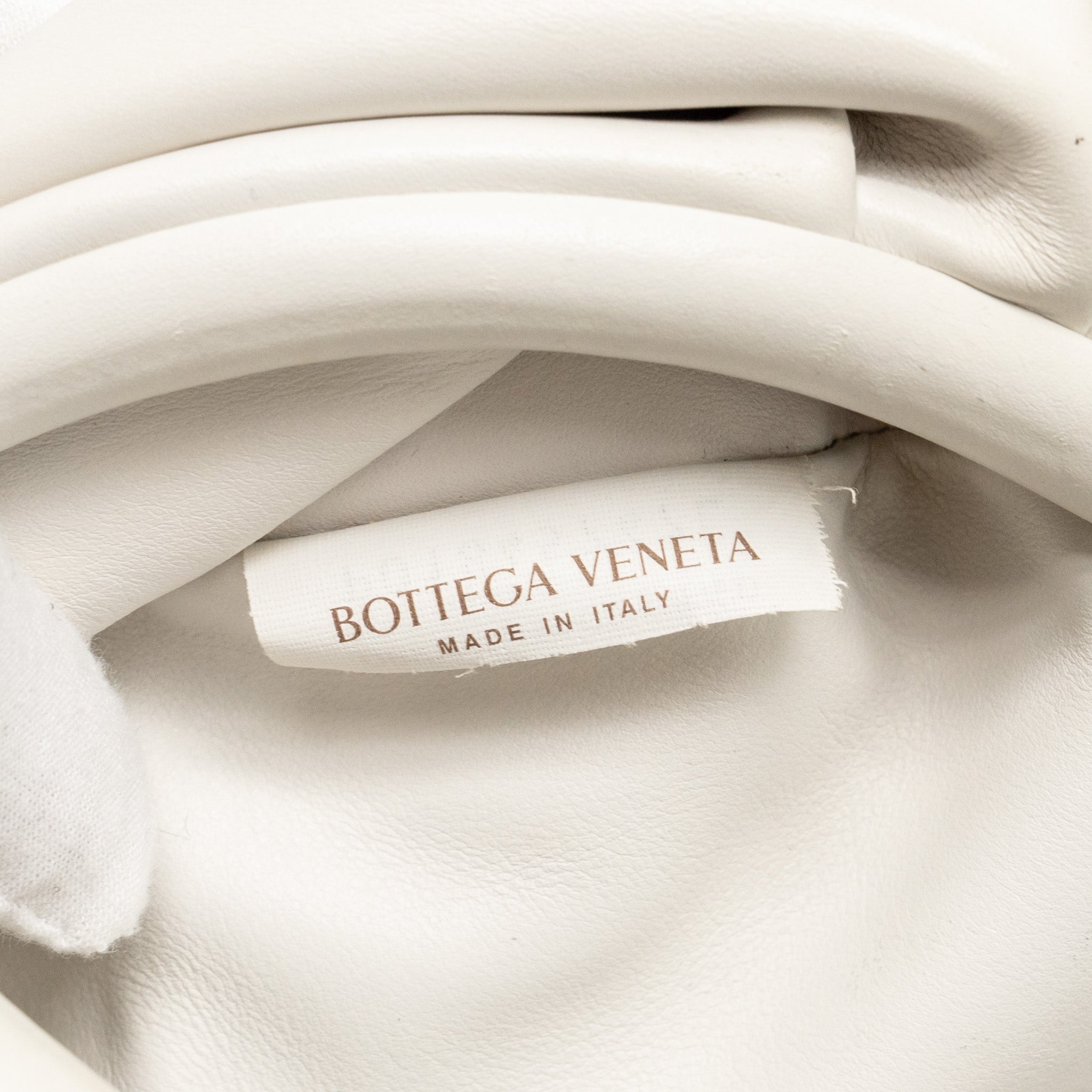 bottega-veneta-the-belt-chain-pouch-bag-calfskin-white-ghw