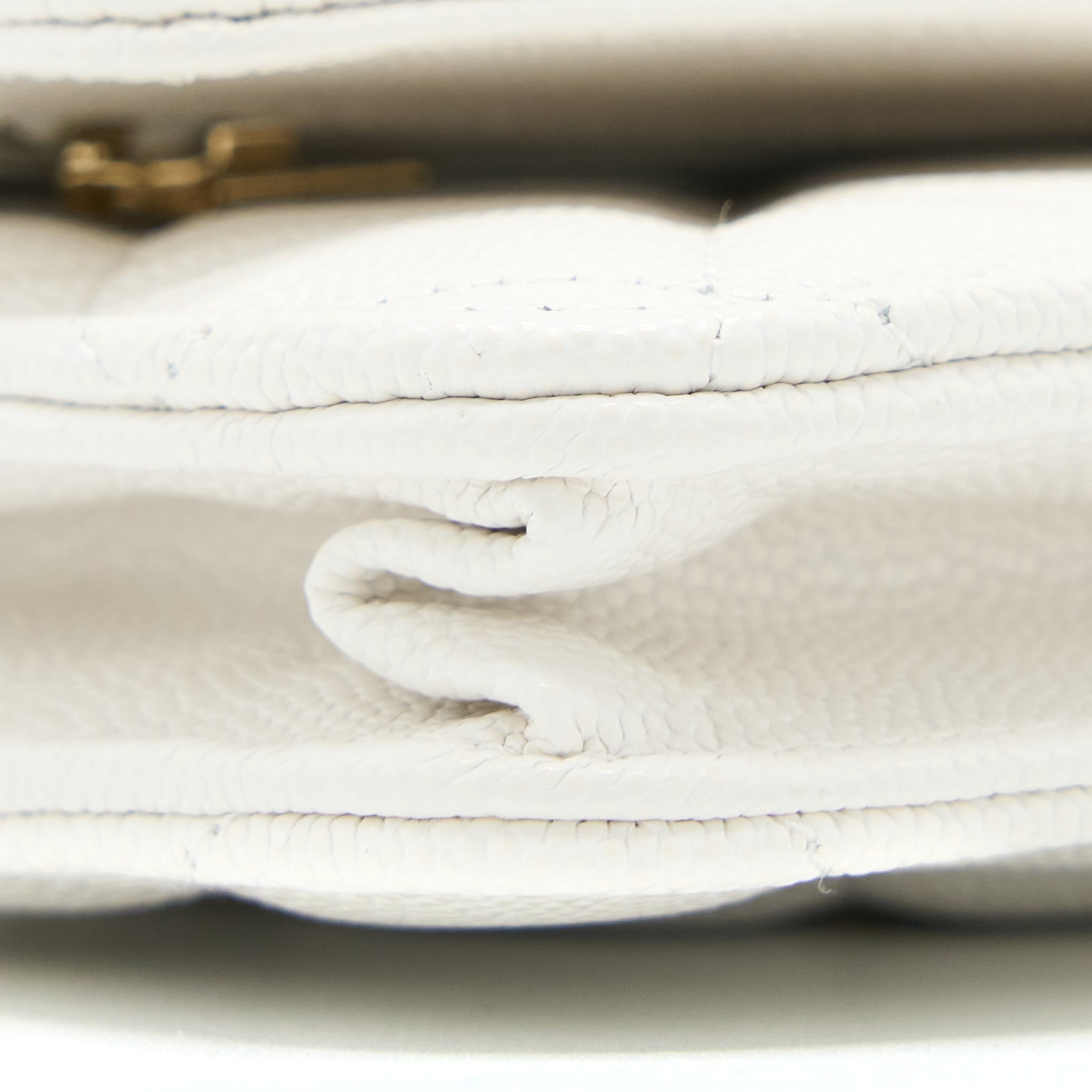 chanel-classic-wallet-on-chain-caviar-white-lghw-microchip-1