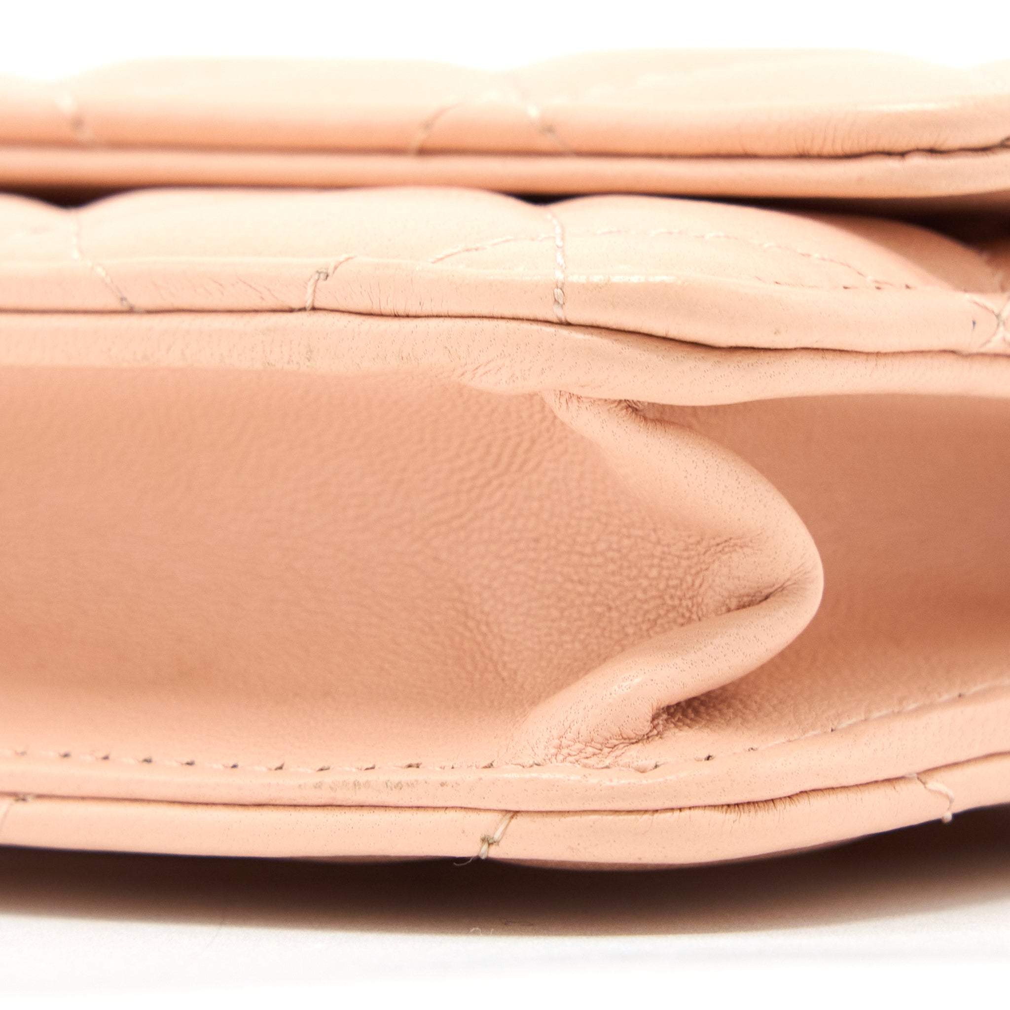 chanel-classic-wallet-on-chain-lambskin-light-pink-lghw