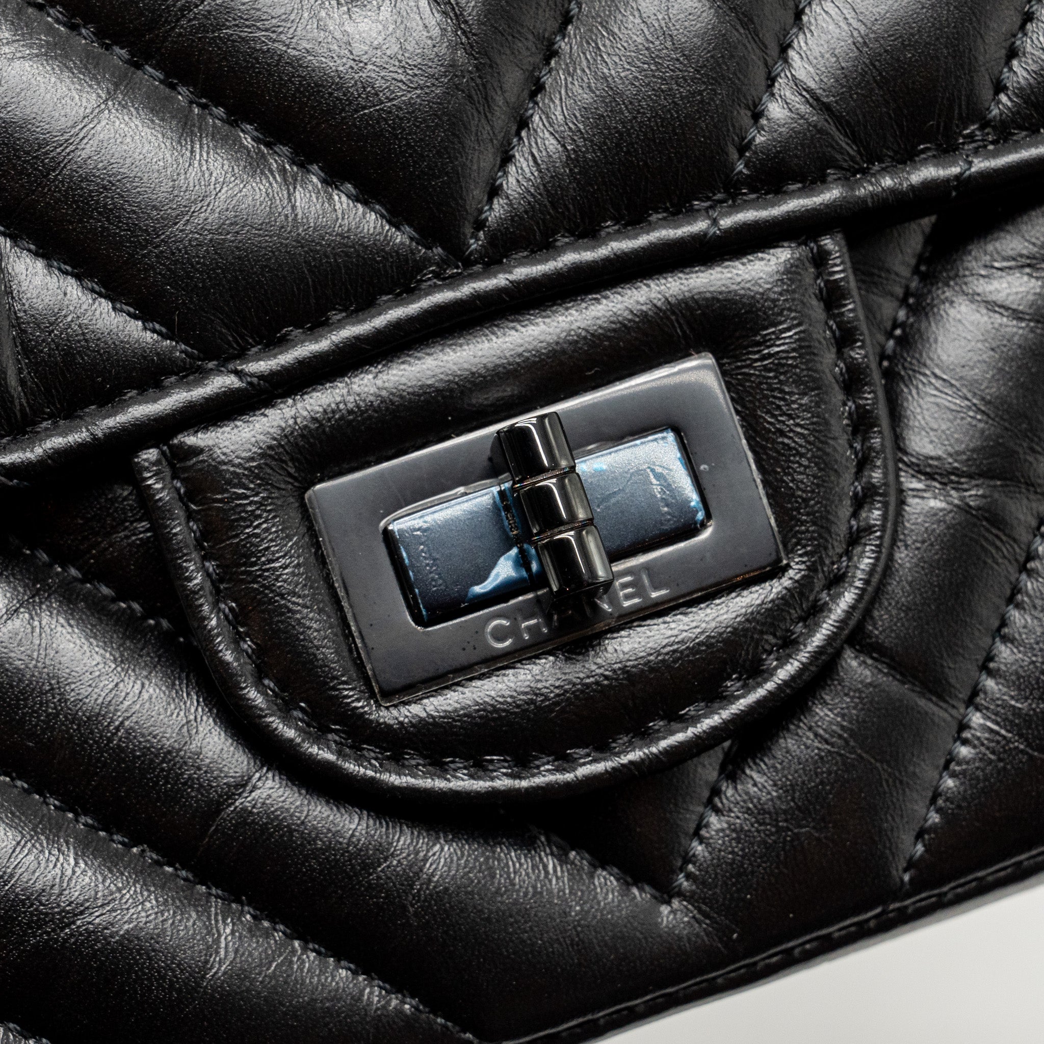 chanel-mini-2-55-reissue-chevron-calfskin-so-black-2