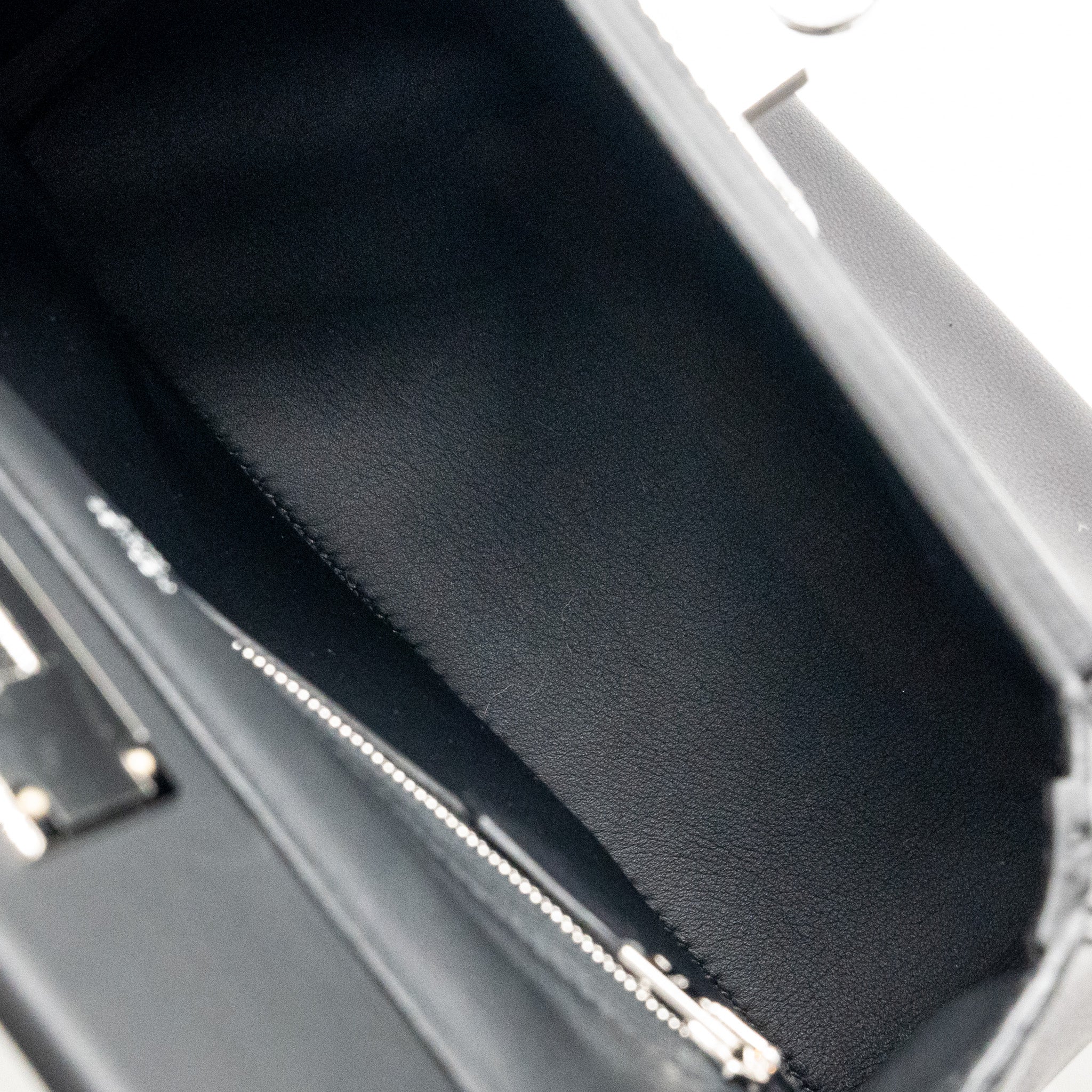 hermes-mini-24-24-2424-21-bag-evercolor-swift-black-shw-stamp-k