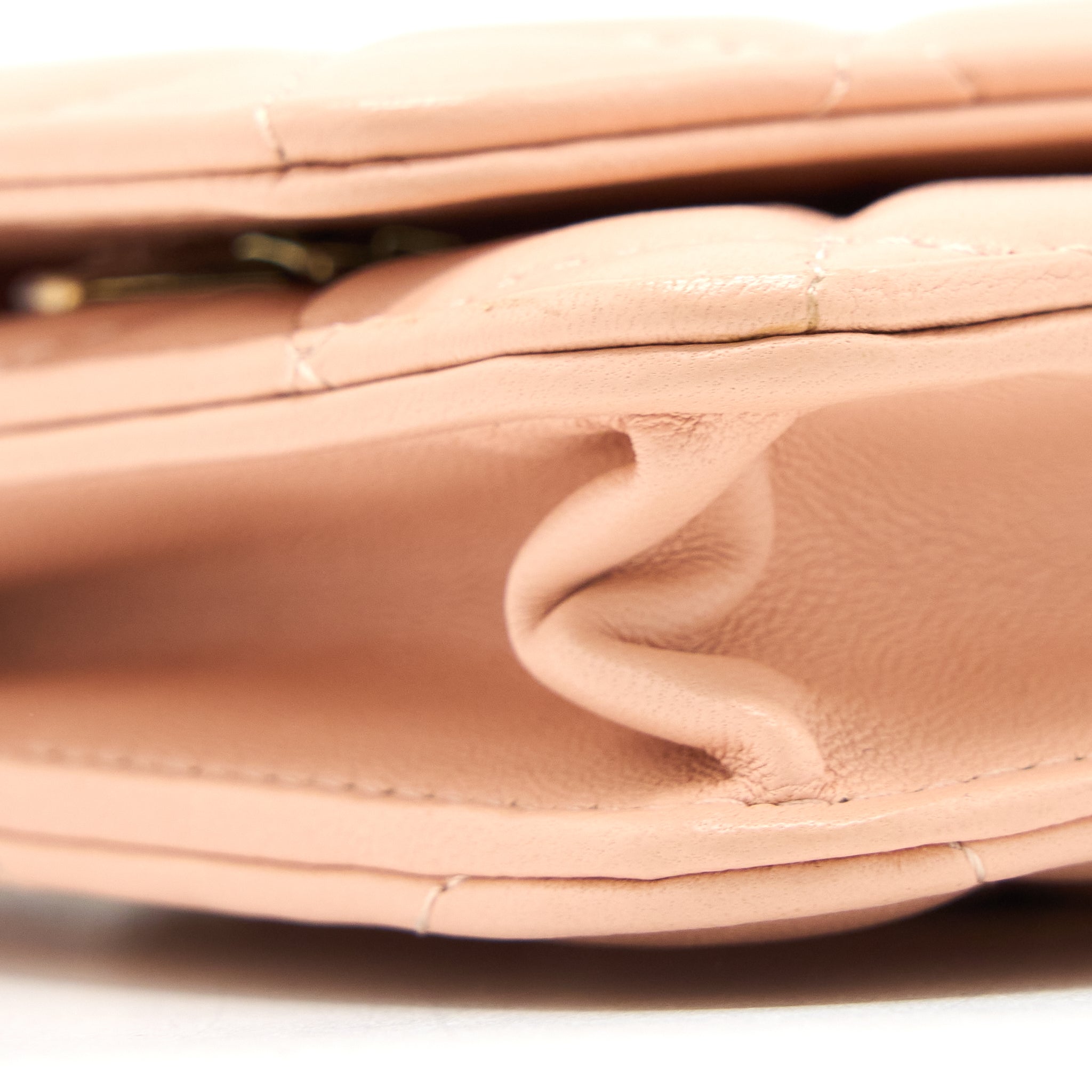 chanel-classic-wallet-on-chain-lambskin-light-pink-lghw