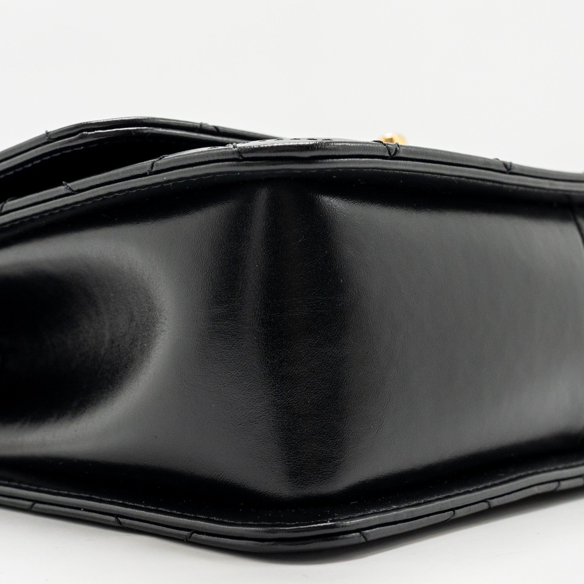 chanel-gold-crush-flap-bag-calfskin-black-ghw-microchip