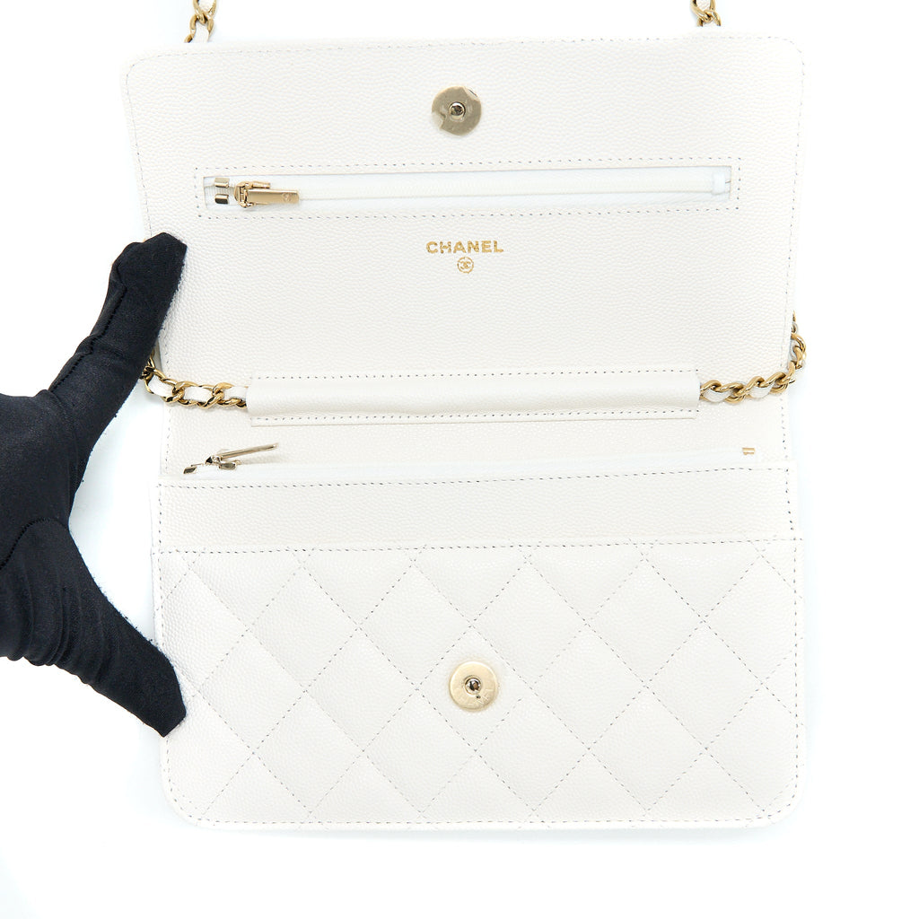 chanel-classic-wallet-on-chain-caviar-white-lghw-microchip-1
