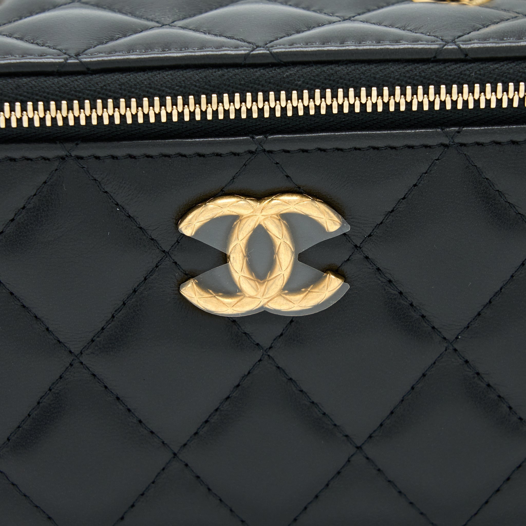 chanel-22k-gold-pillar-adjustable-chain-long-vanity-lambskin-black-ghw-microchip-1