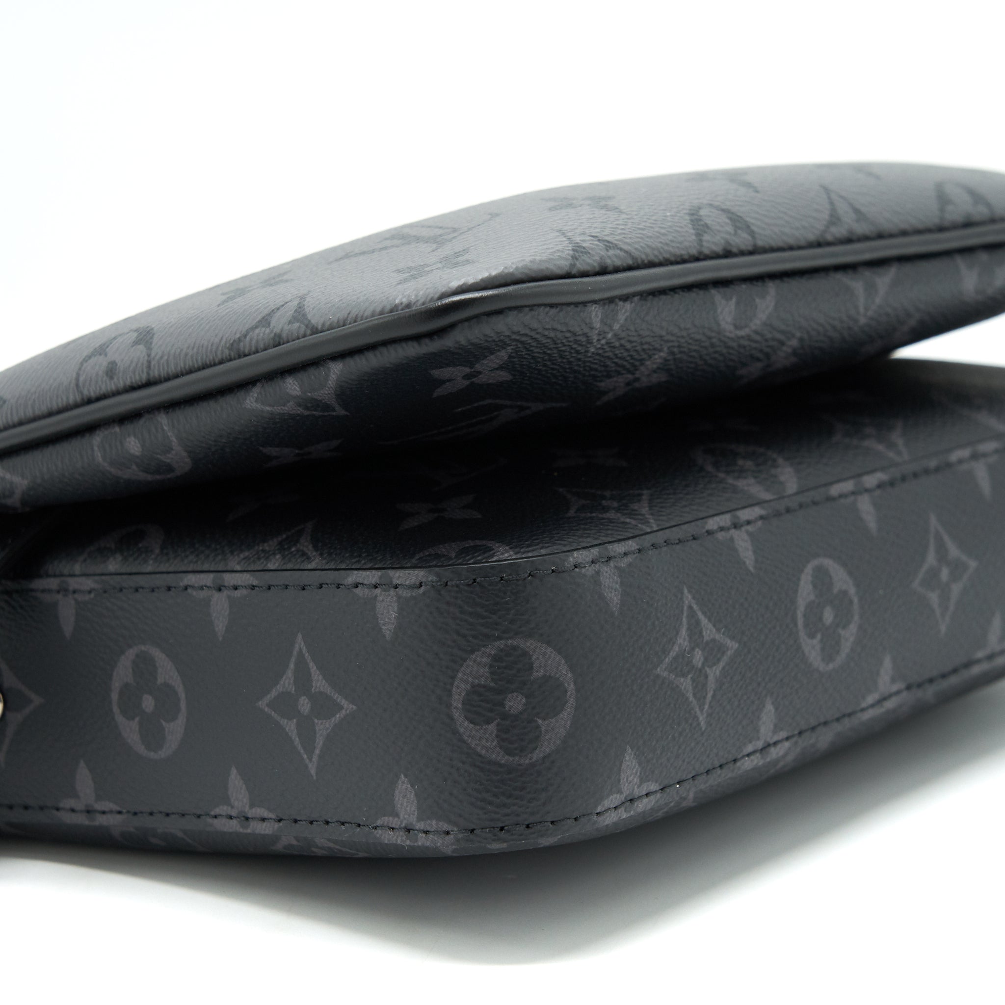 louis-vuitton-trio-messenger-monogram-eclipse-coated-canvas-and-monogram-eclipse-reverse-coated-canvas