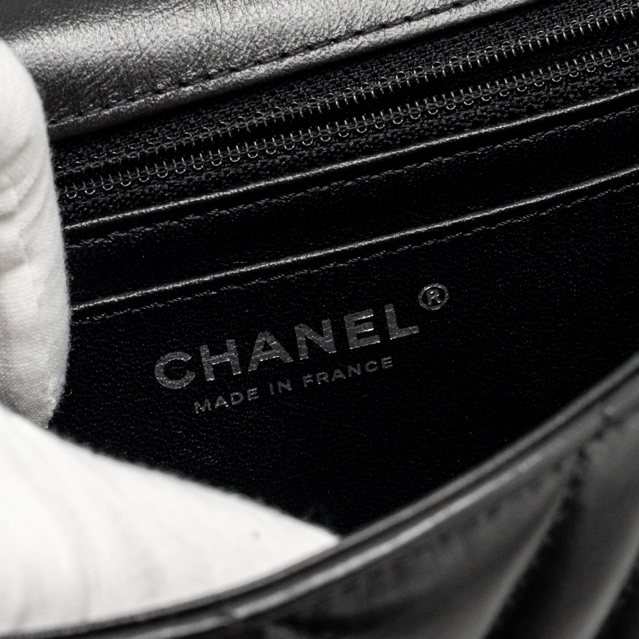 chanel-mini-2-55-reissue-chevron-calfskin-so-black-2