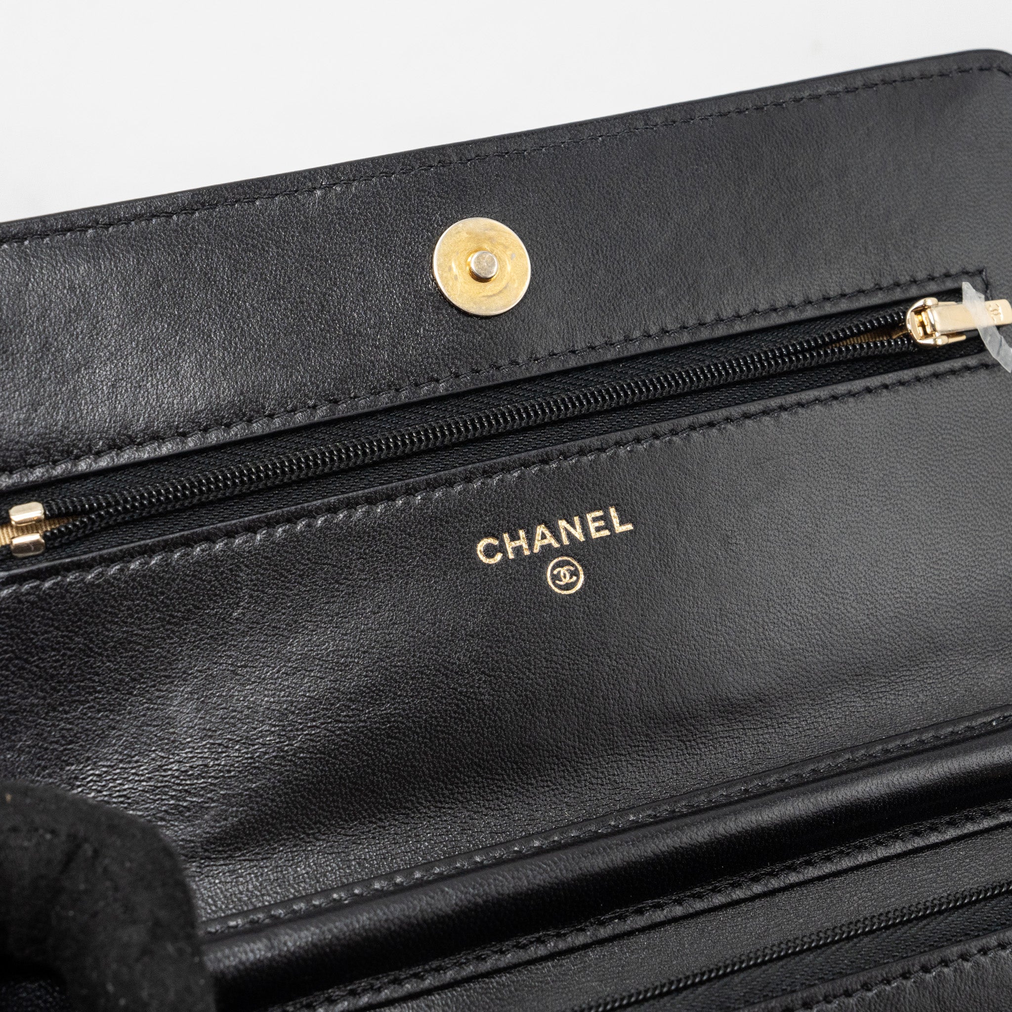 chanel-classic-wallet-on-chain-with-charms-lambskin-black-ghw-copy