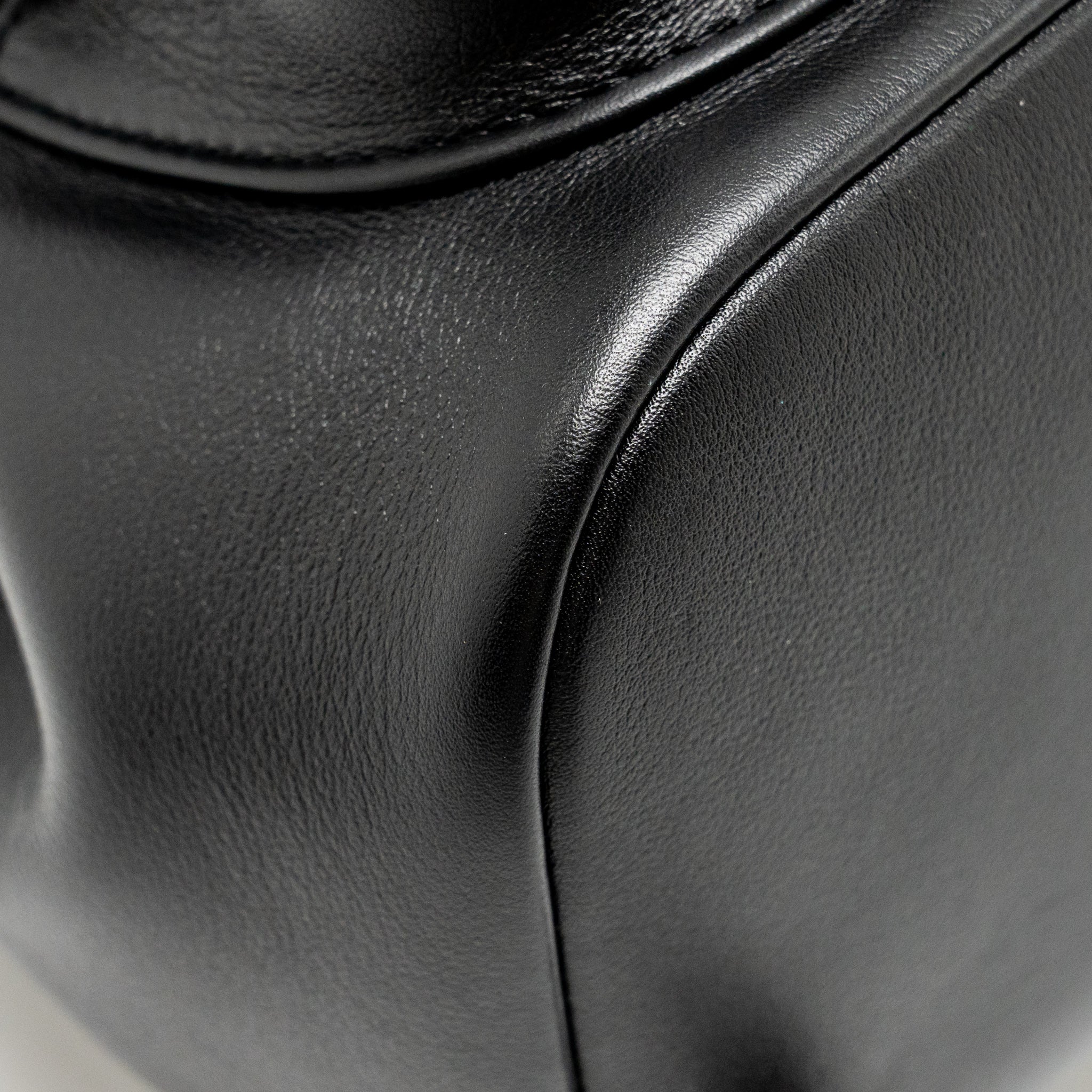 chanel-mini-duma-backpack-calfskin-black-lghwmicrochip