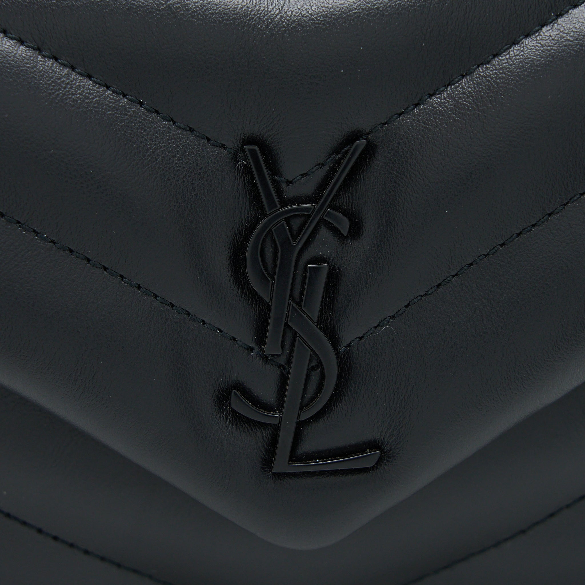saint-laurent-loulou-toy-strap-bag-calfskin-black-black-hardware
