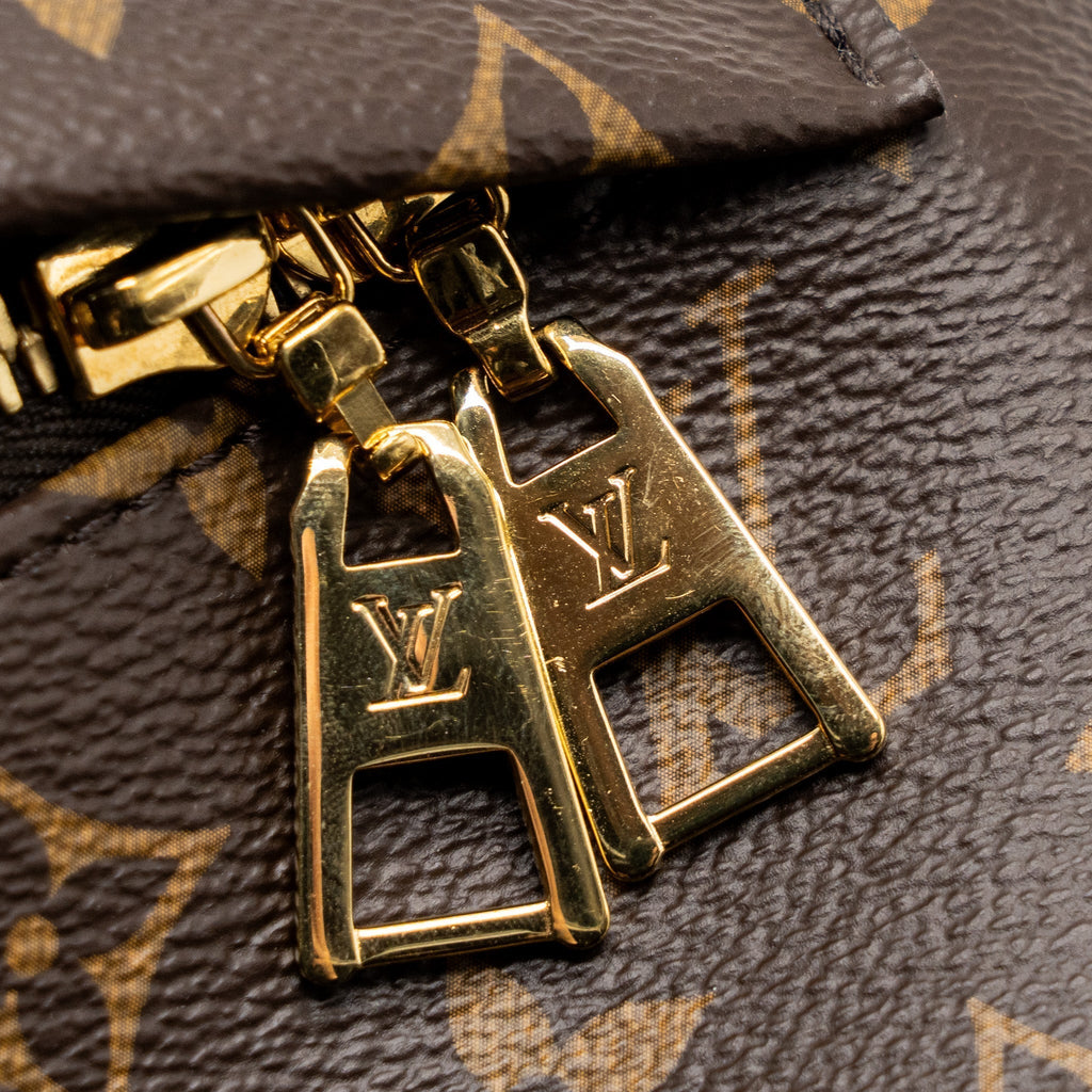 louis-vuitton-bum-bag-monogram-canvas-ghw-1
