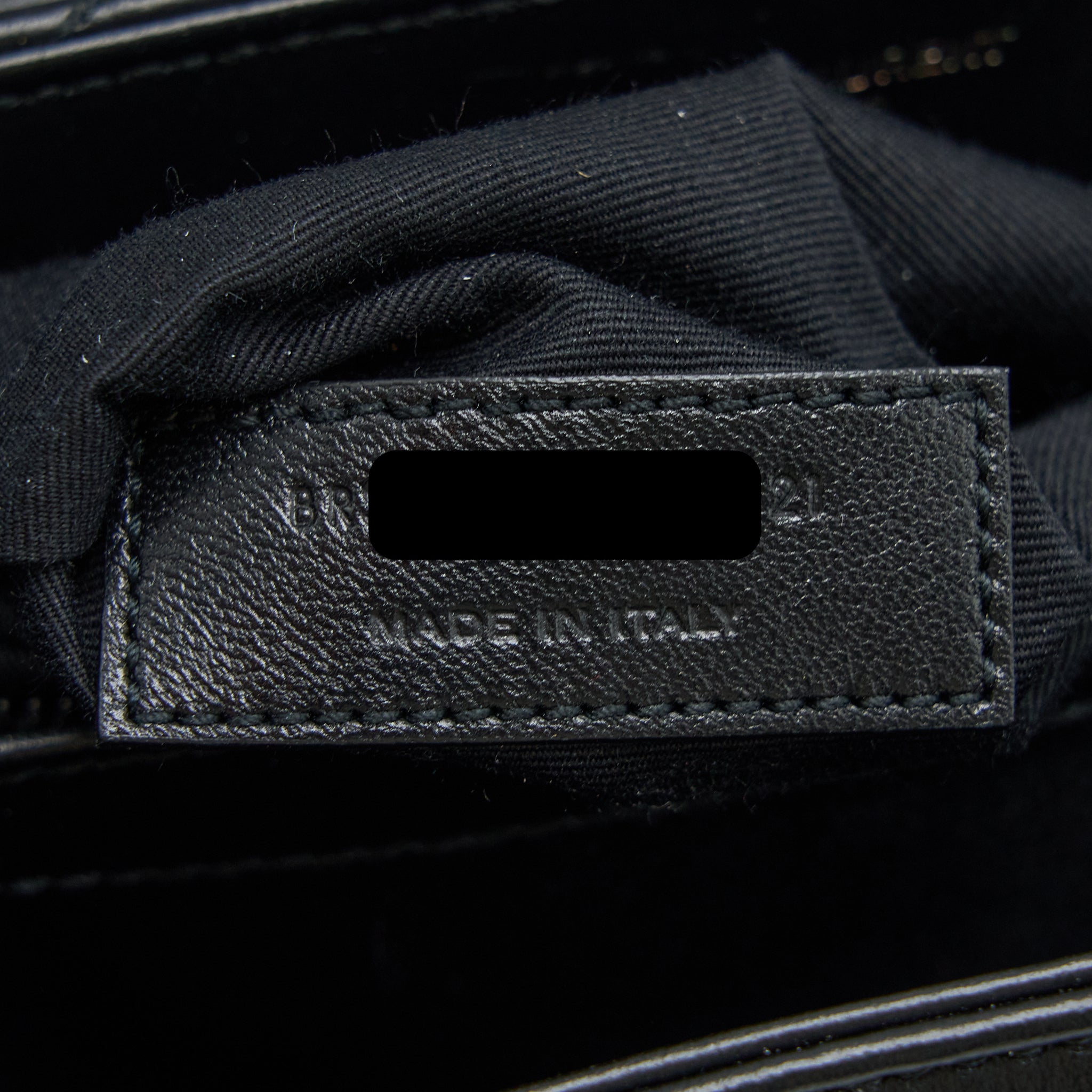 saint-laurent-loulou-toy-strap-bag-calfskin-black-black-hardware