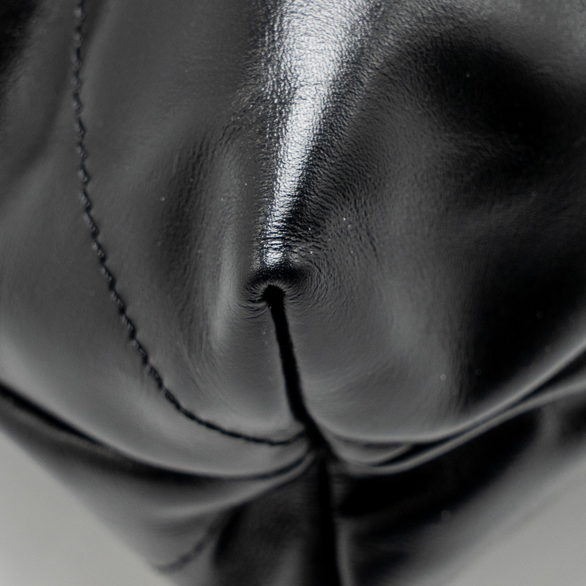 chanel-medium-22-bag-shiny-calfskin-black-ghw-microchip-4