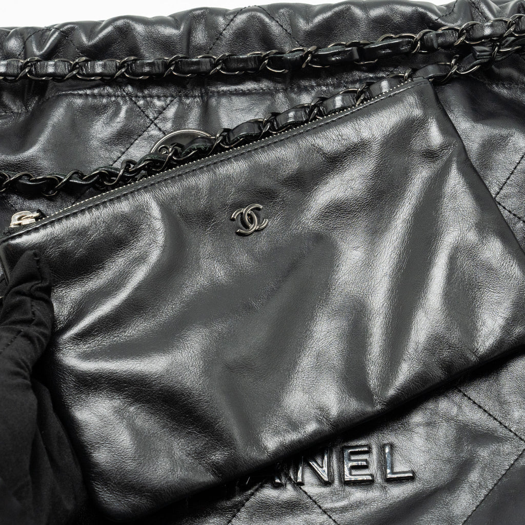 chanel-medium-22-bag-calfskin-so-black-microchip-copy-1