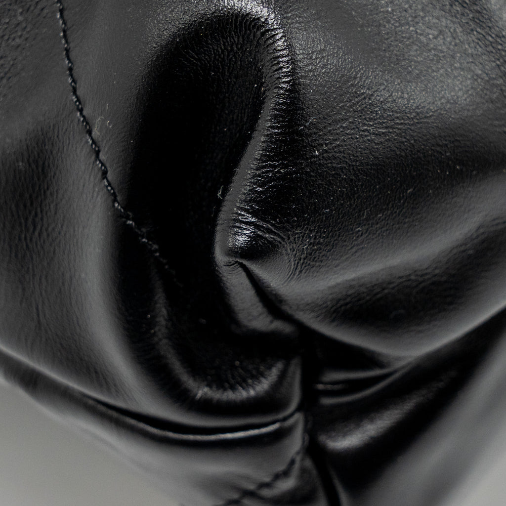 chanel-medium-22-bag-shiny-calfskin-black-ghw-microchip-4