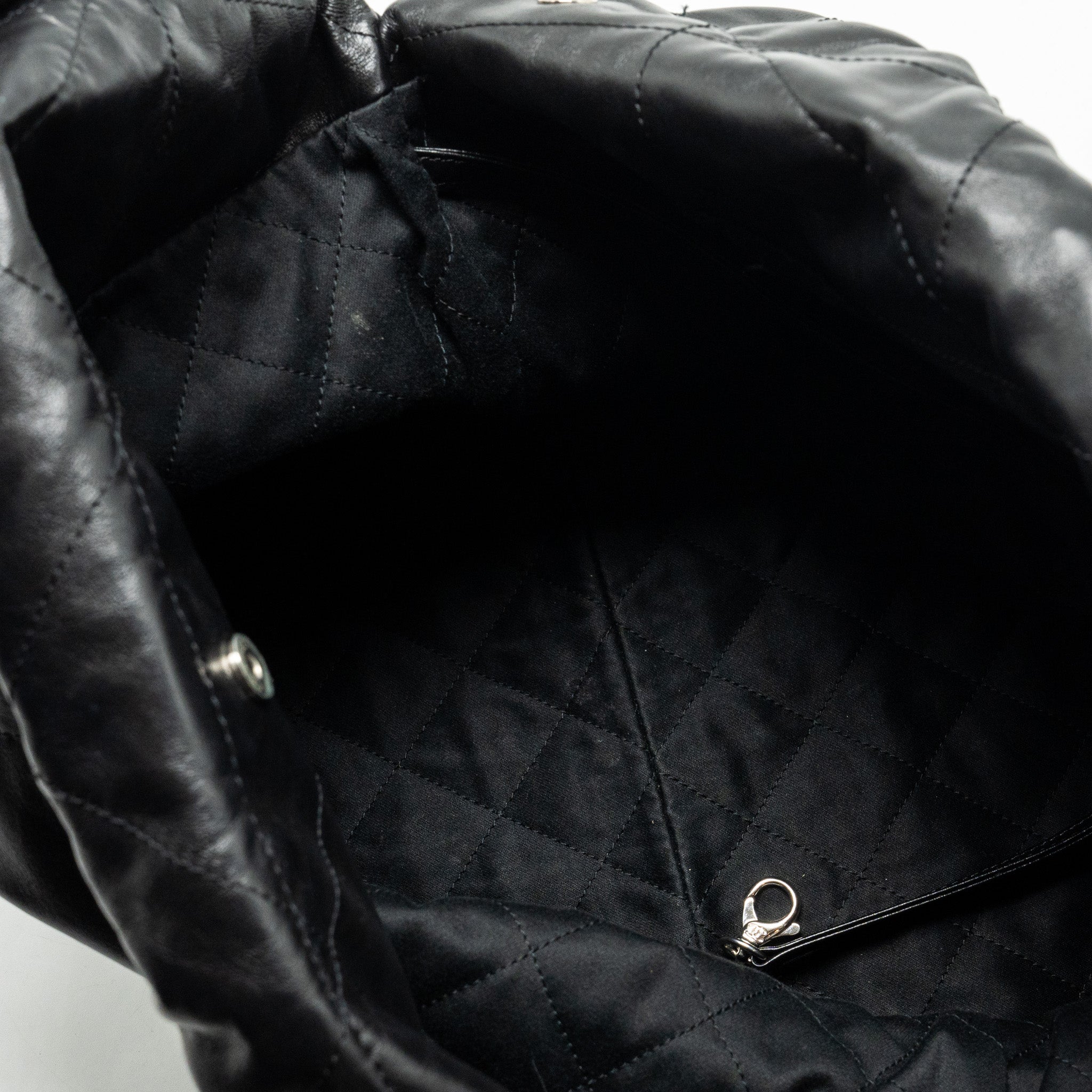 chanel-medium-22-bag-calfskin-so-black-microchip-copy-1