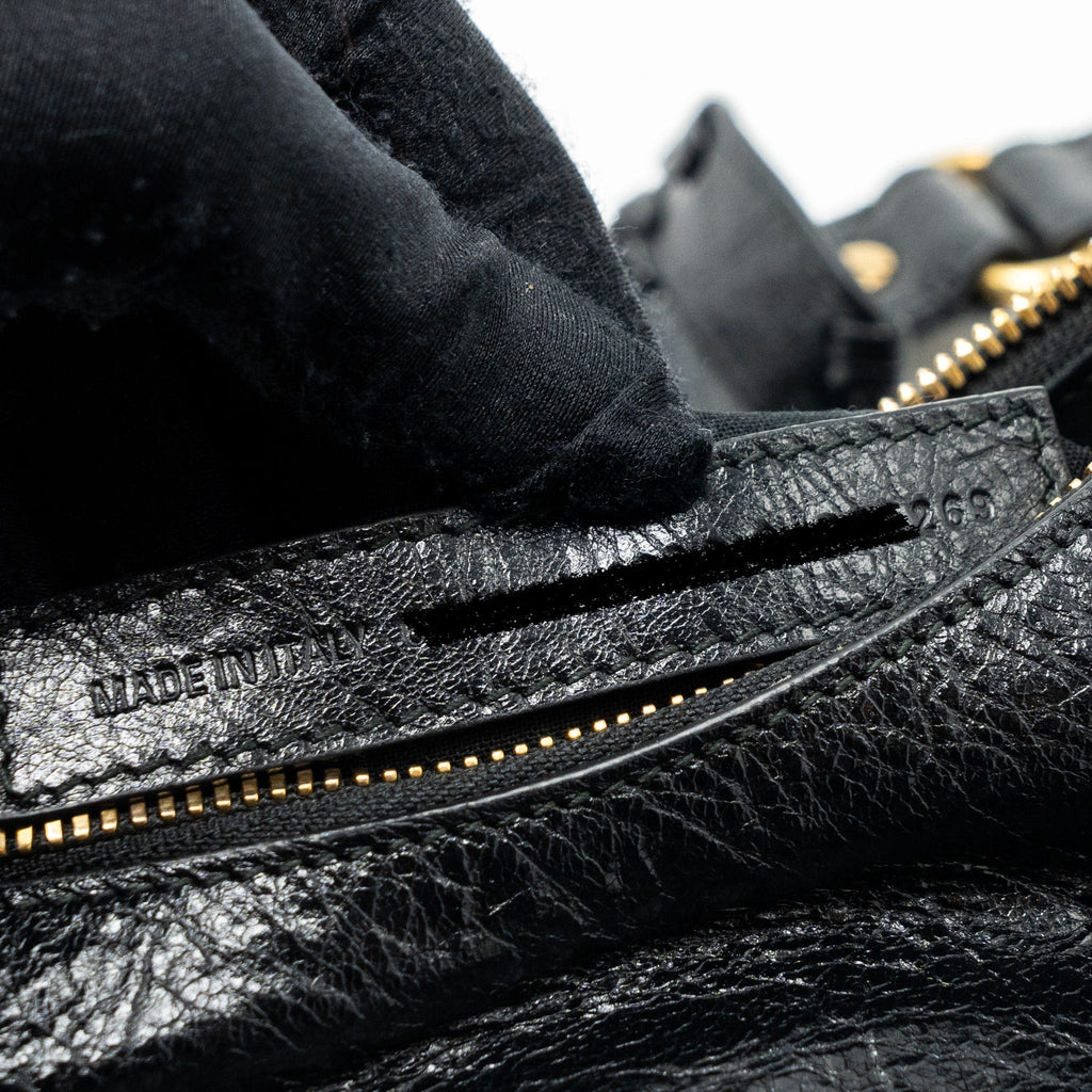 balenciaga-le-cagole-xs-lambskin-black-ghw