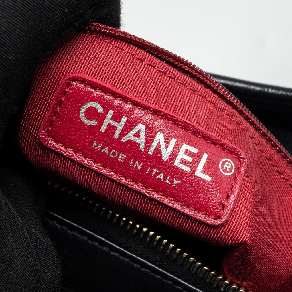 chanel-small-gabrielle-hobo-bag-chevron-aged-calfskin-black-multicolour-hardware-2