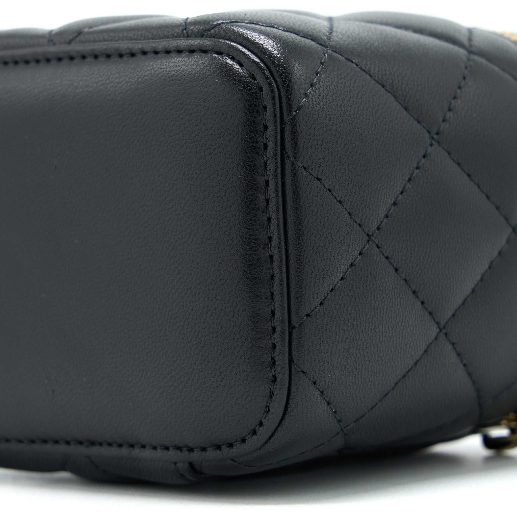 chanel-pearl-crush-mini-vanity-lambskin-black-ghw