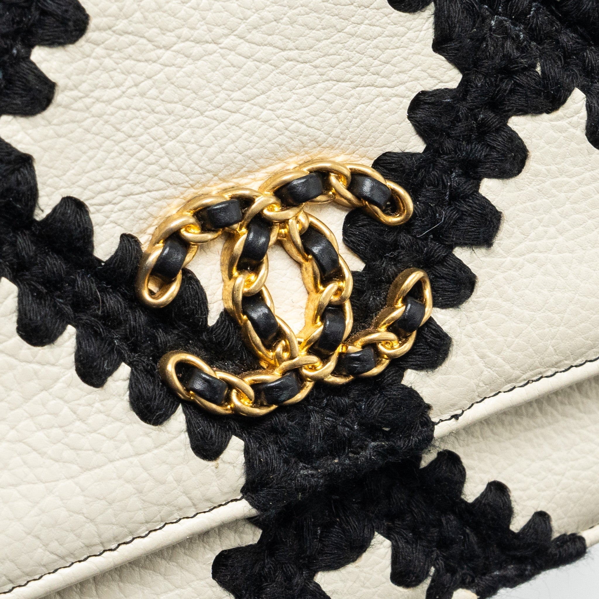 chanel-19-wallet-on-chain-fabric-calfskin-white-black-multicolour-hardware