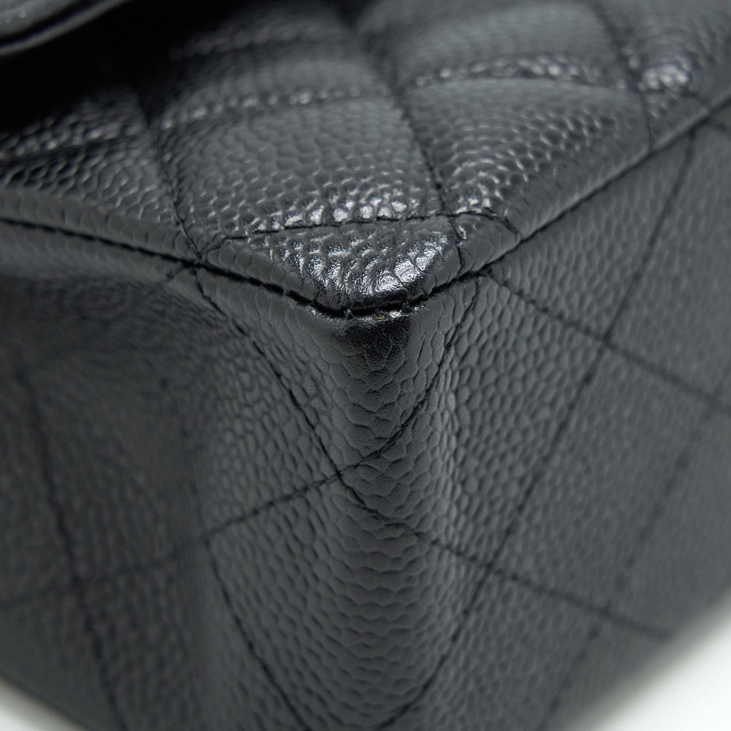 chanel-classic-double-flap-medium-black-caviar-ghw
