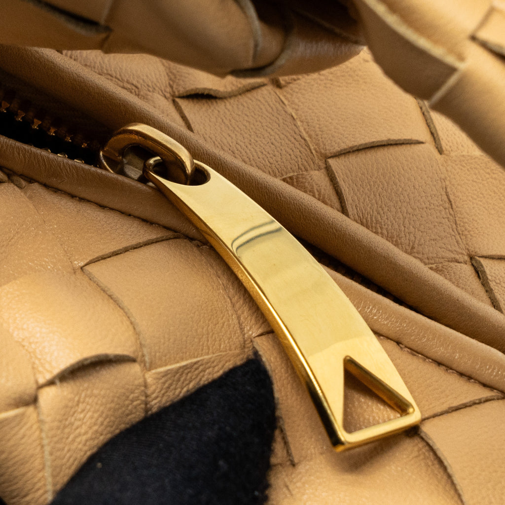 bottega-veneta-mini-jodie-beige-ghw