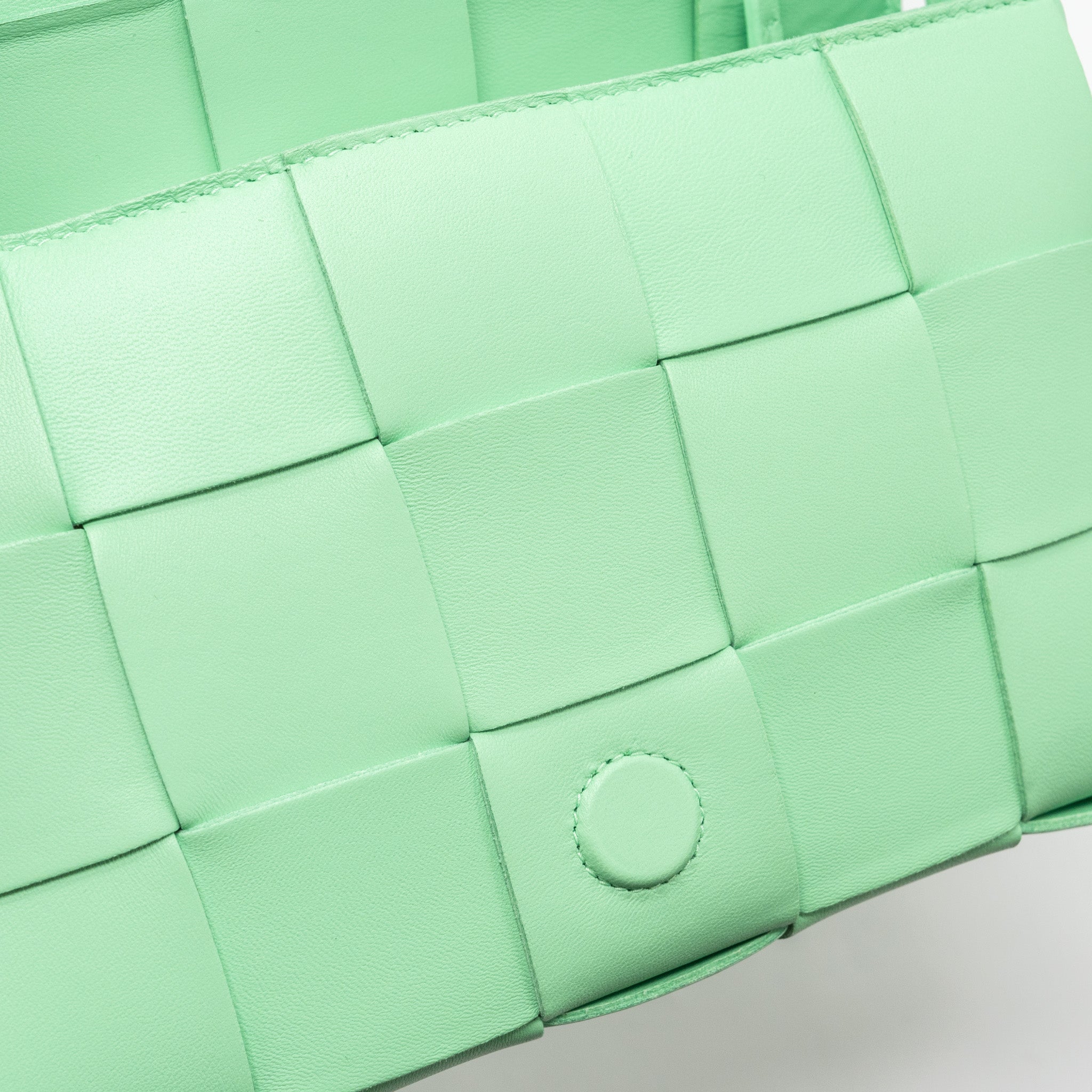 bottega-veneta-classic-cassette-bag-lambskin-light-green-shw-copy
