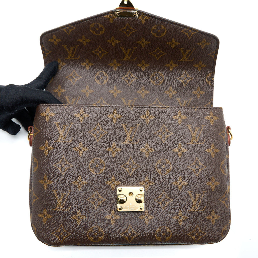 louis-vuitton-pochette-metis-monogram-canvas-ghw-11