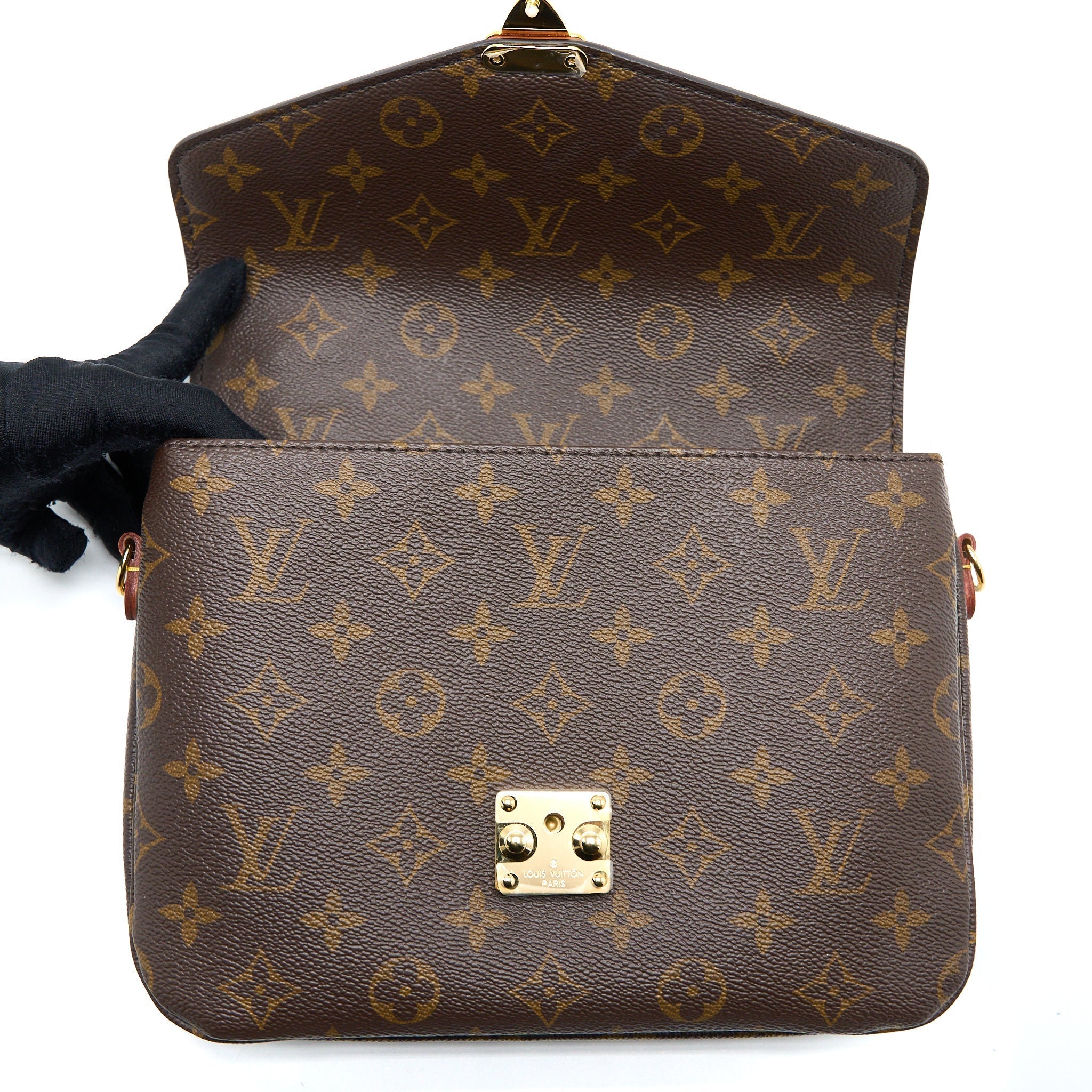 louis-vuitton-pochette-metis-monogram-canvas-ghw-11