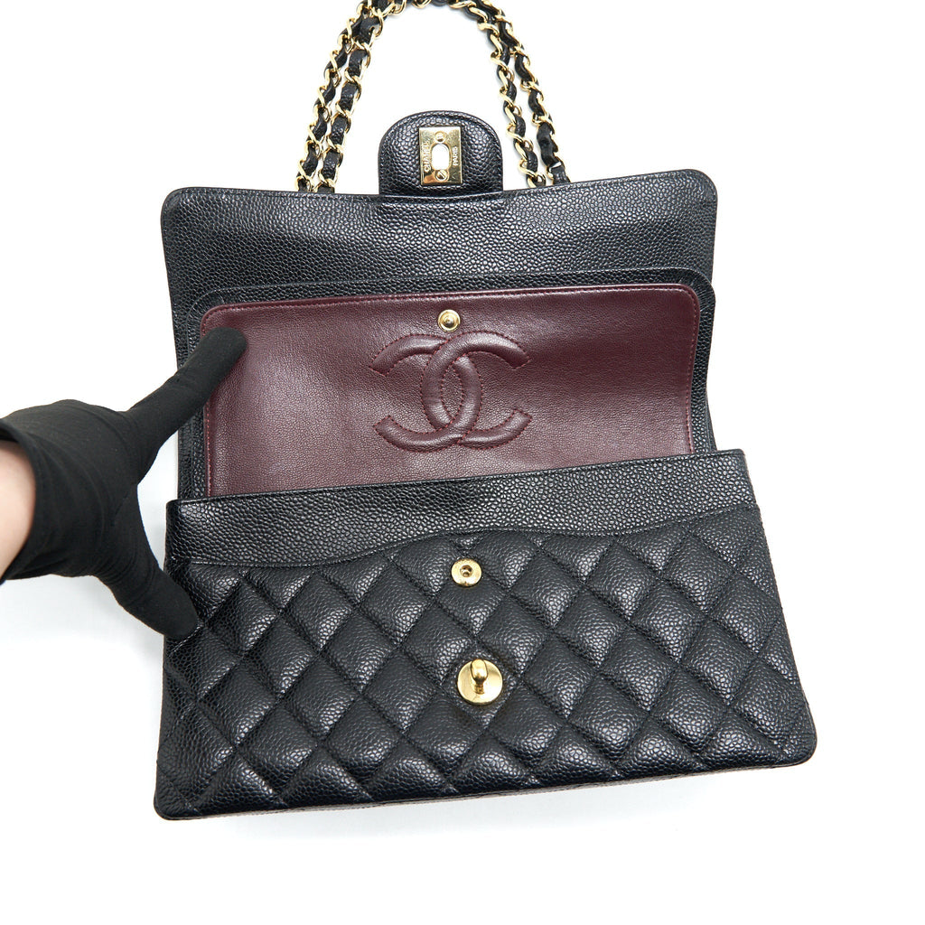 chanel-classic-double-flap-medium-black-caviar-ghw