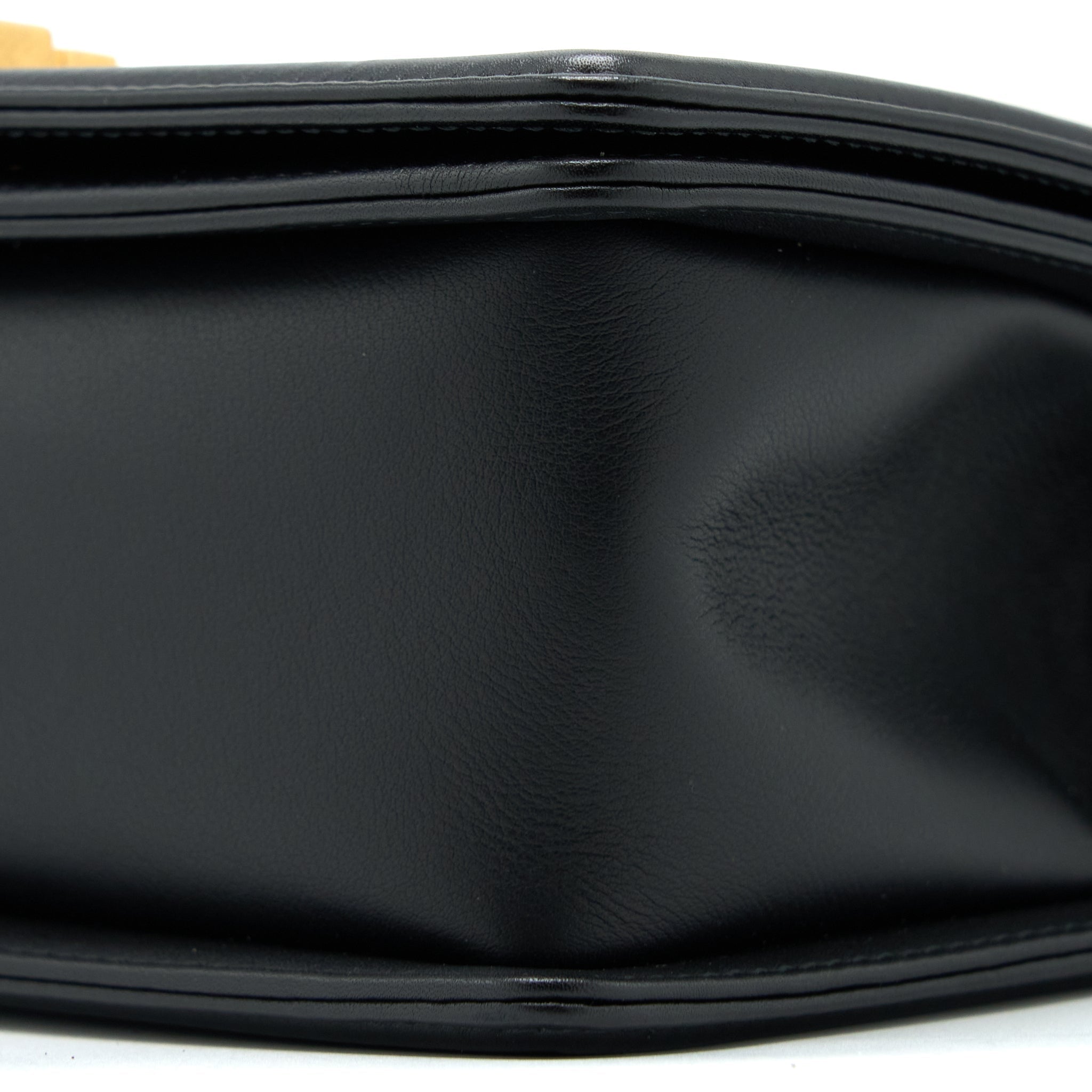 chanel-medium-boy-bag-calfskin-black-brushed-ghw