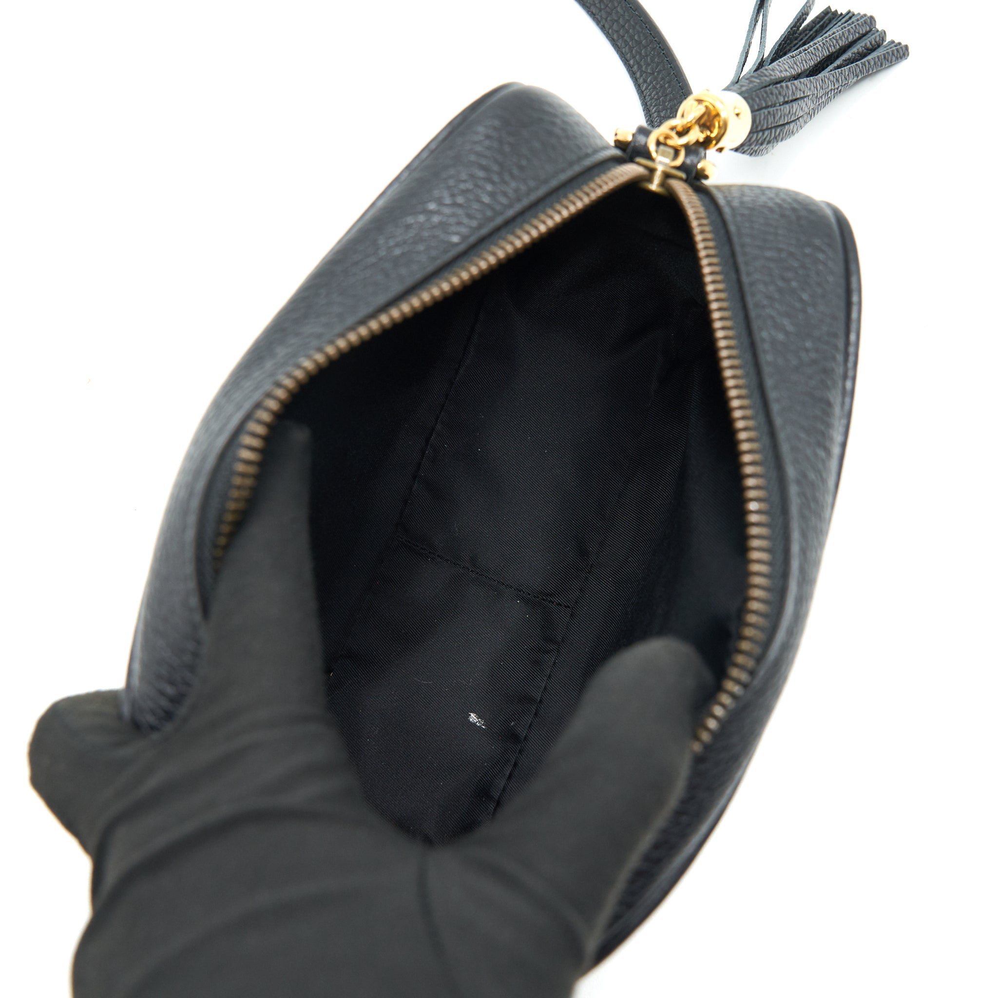 gucci-soho-disco-leather-crossbody-camera-bag-black