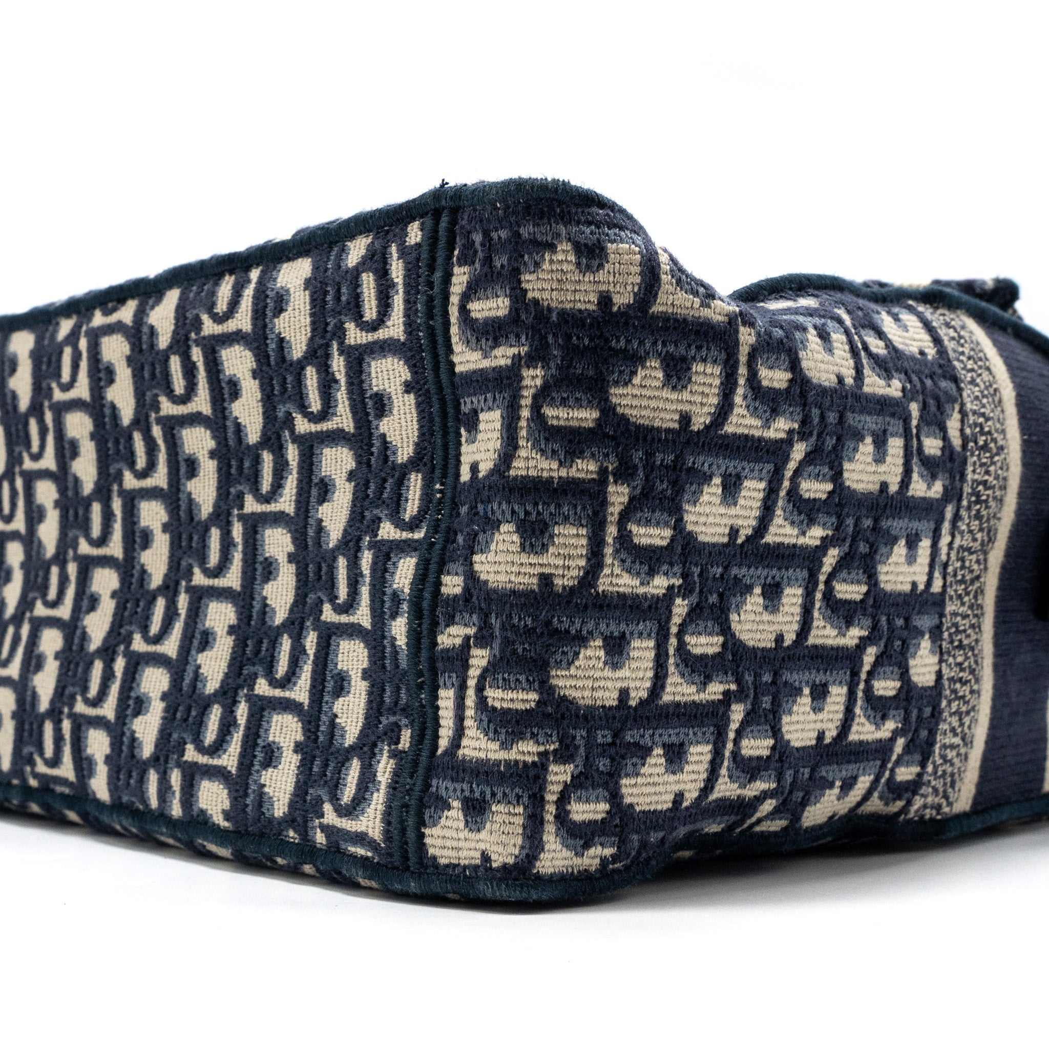 dior-diorcamp-messenger-bag-blue-oblique-embroidery-shw-copy