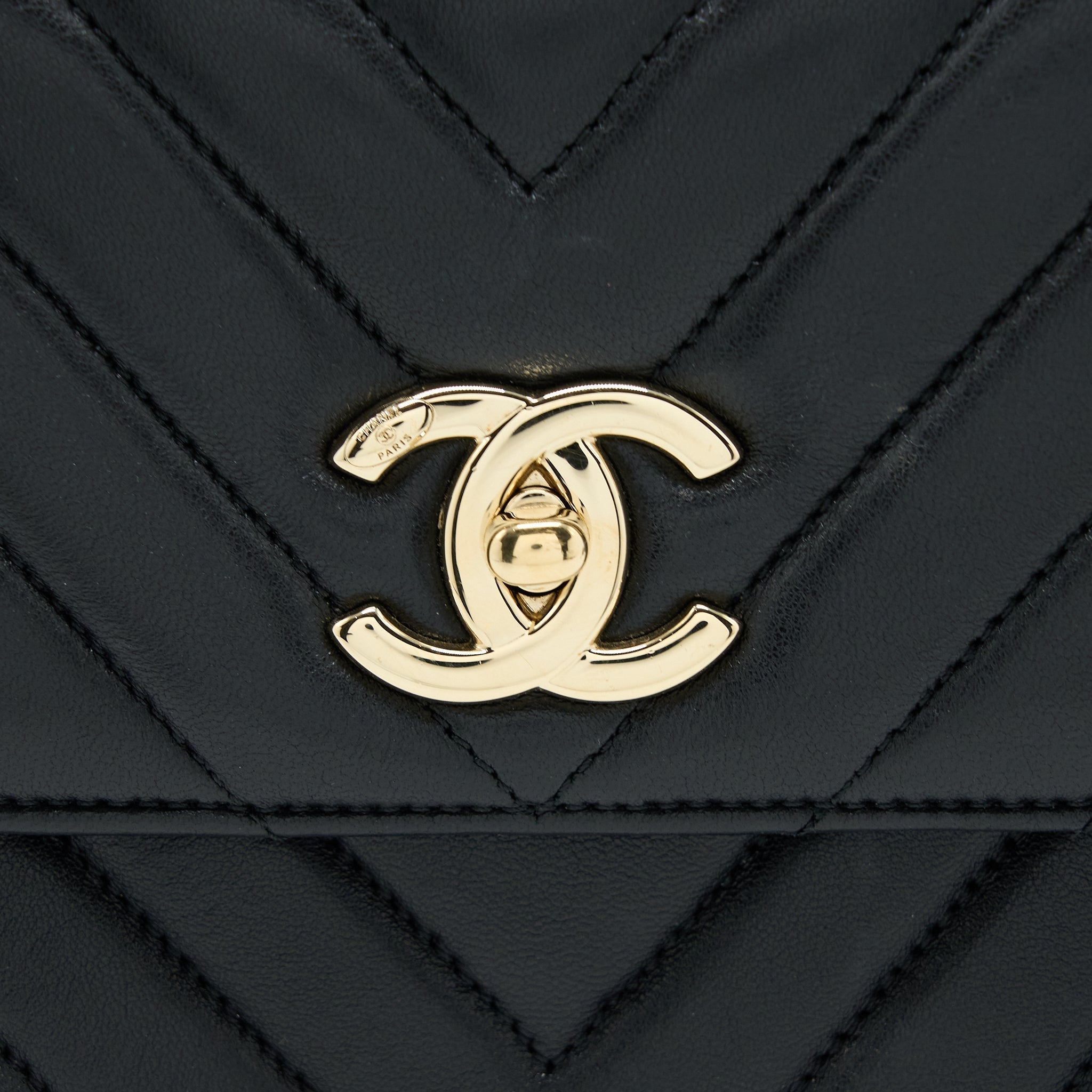 chanel-chevron-trendy-cc-flap-bag-lambskin-black-lghw