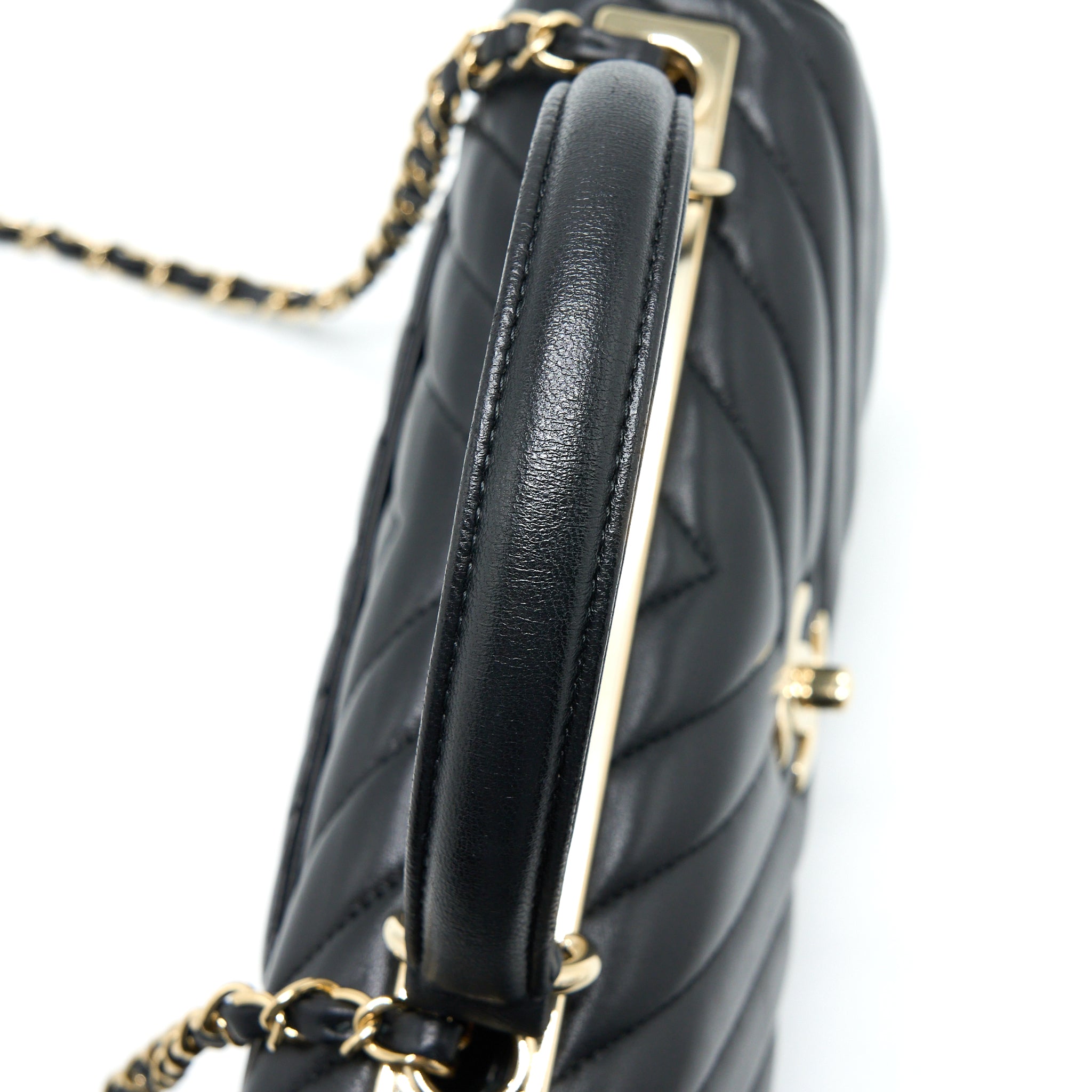 chanel-chevron-trendy-cc-flap-bag-lambskin-black-lghw